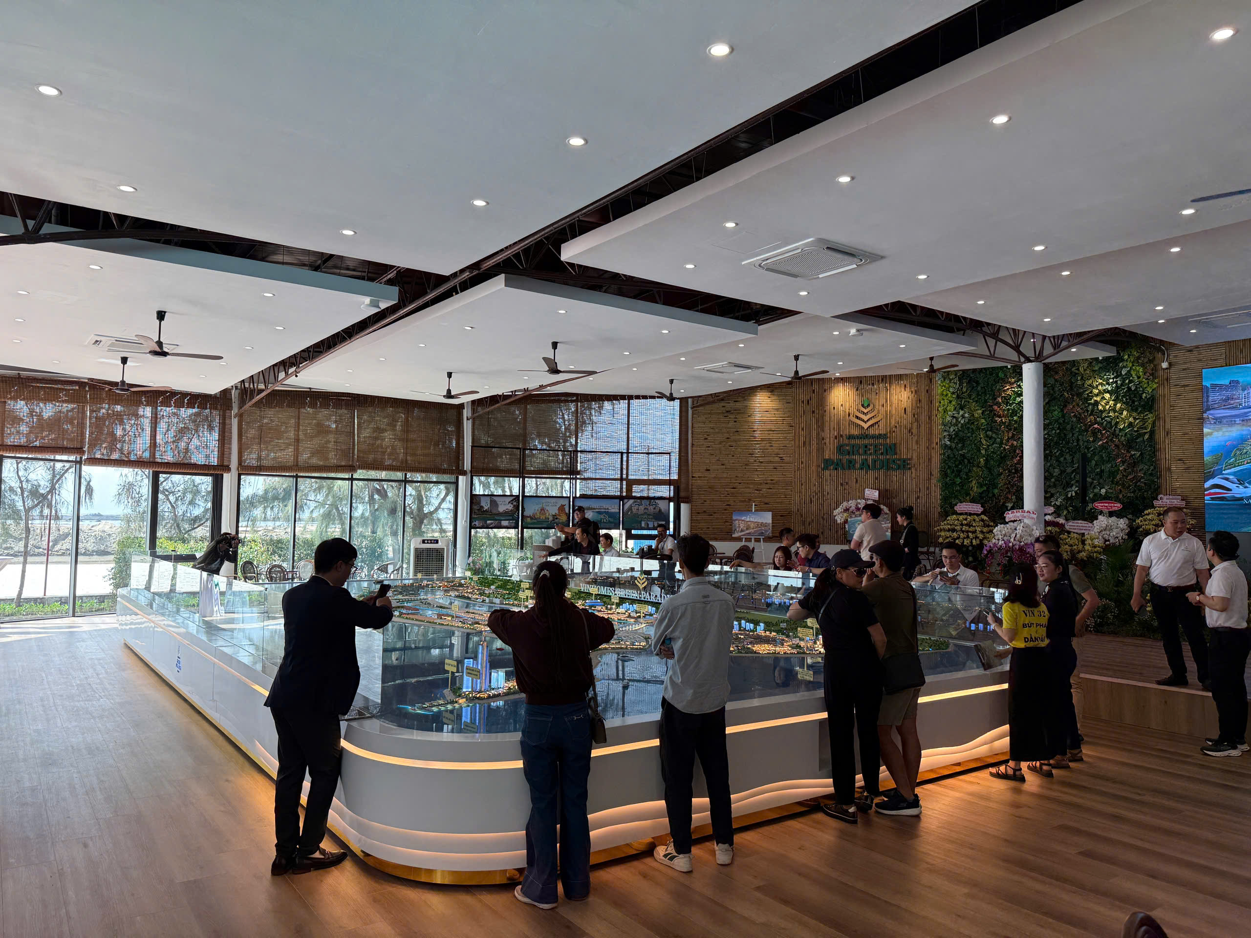 Sự kiện Vinhomes Green Paradise Cần Giờ - góc tư vấn và trải nghiệm sa bàn