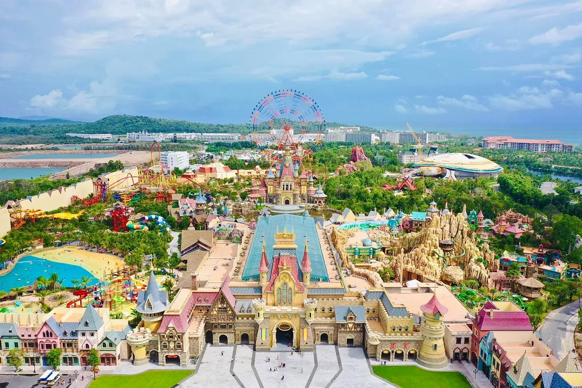 Phối cảnh siêu công viên giải trí Vinwonders quy mô 122ha tại dự án Vinhomes Green Paradise Cần Giờ
