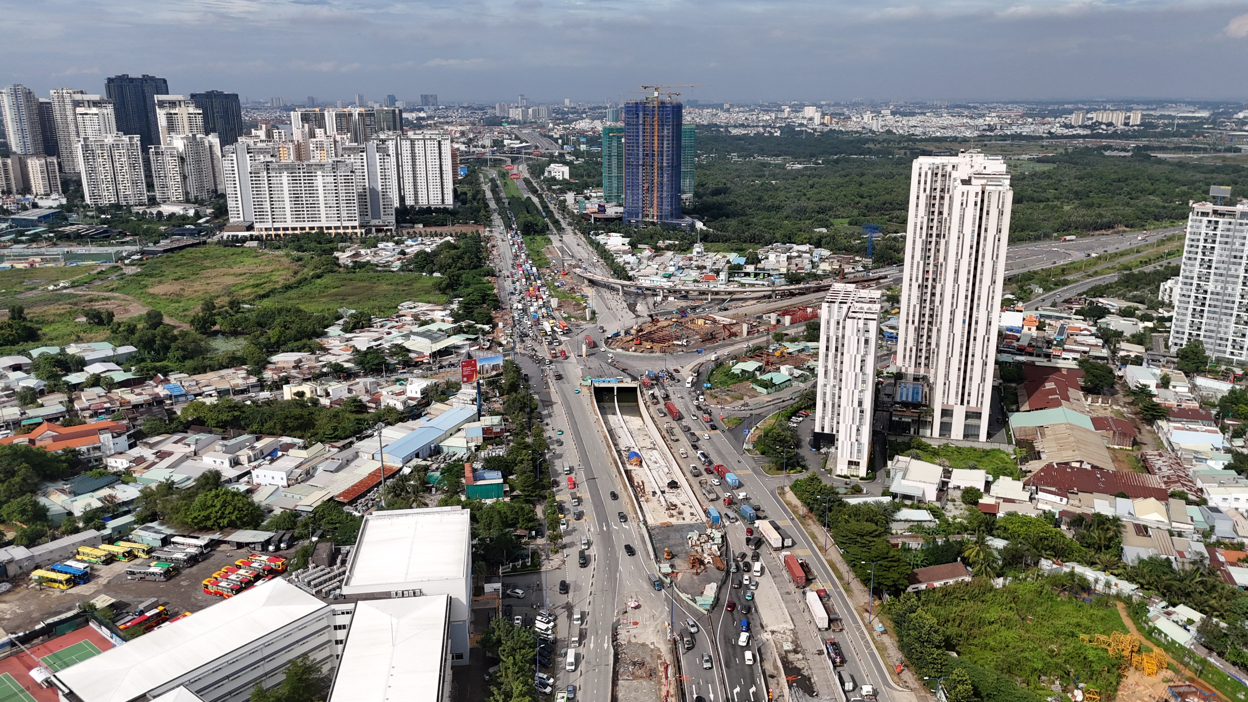 Flycam nút giao An Phú TP.HCM - tổng thể khu vực Mai Chí Thọ kết nối cao tốc Long Thành Dầu Giây