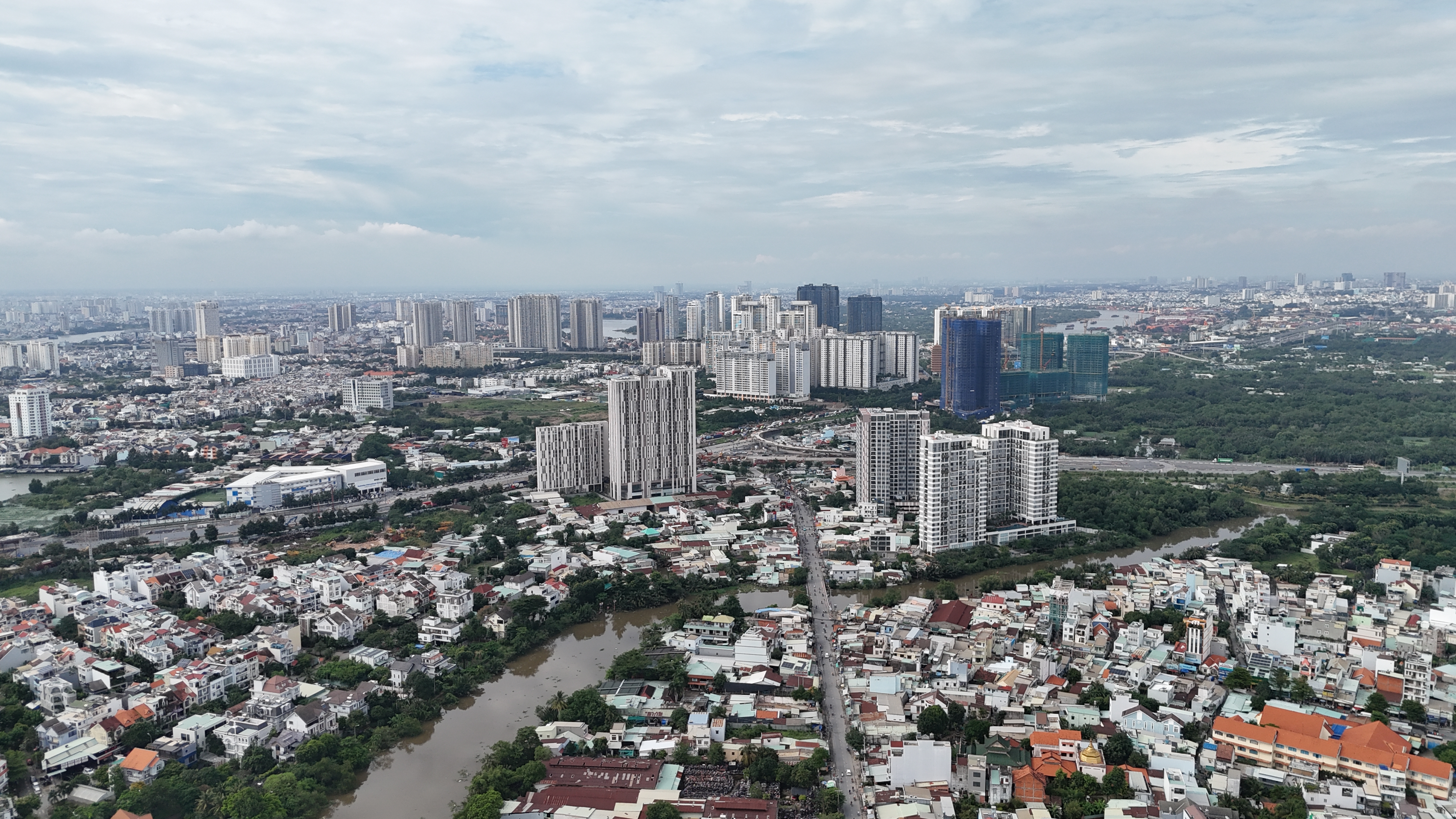 Flycam toàn tuyến đường Nguyễn Thị Định tháng 11/2025 - góc nhìn tổng thể (ảnh 1)