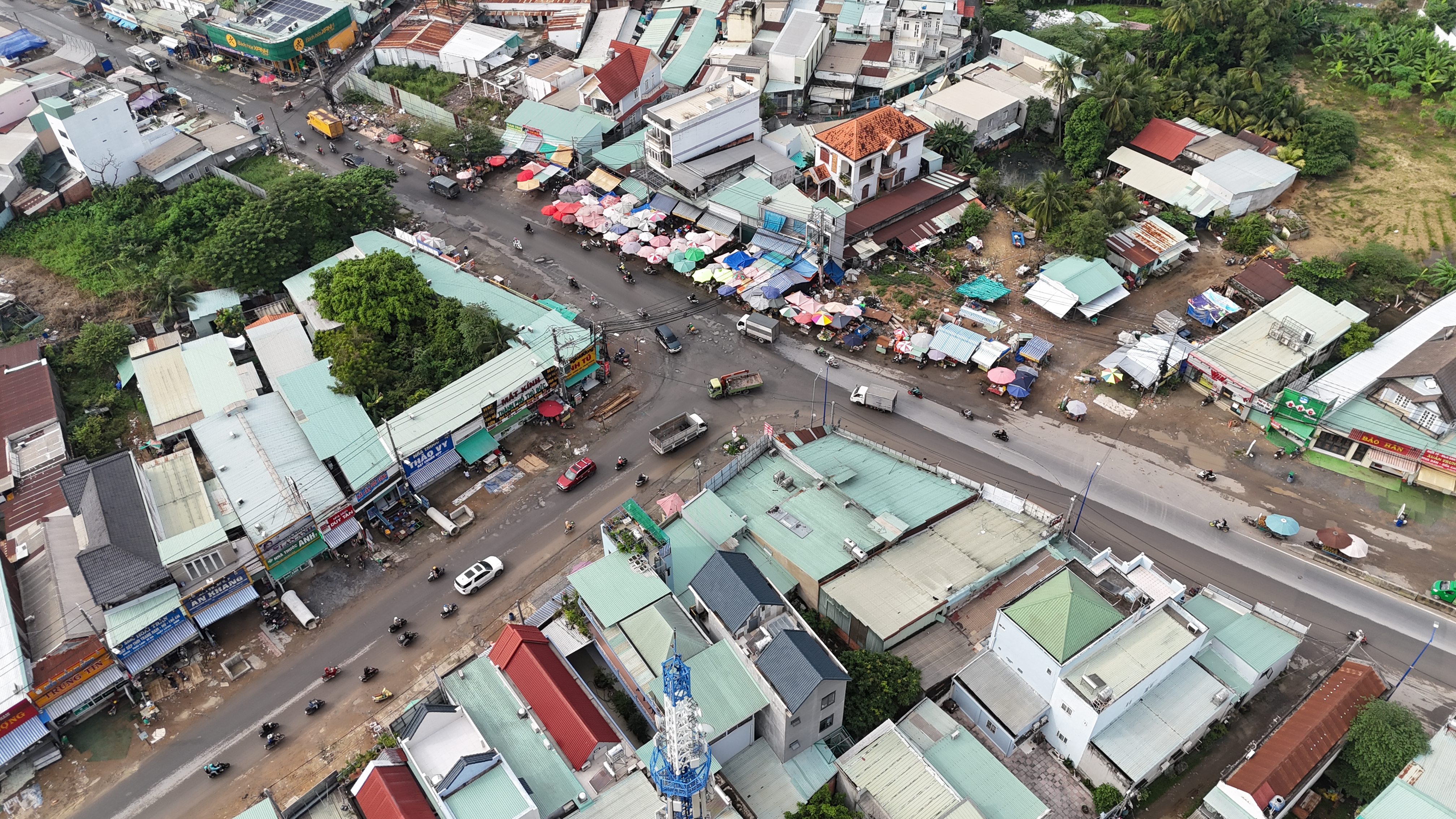 Toàn cảnh flycam tuyến đường Lò Lu TP.Thủ Đức đang thi công nâng cấp - tháng 11/2025