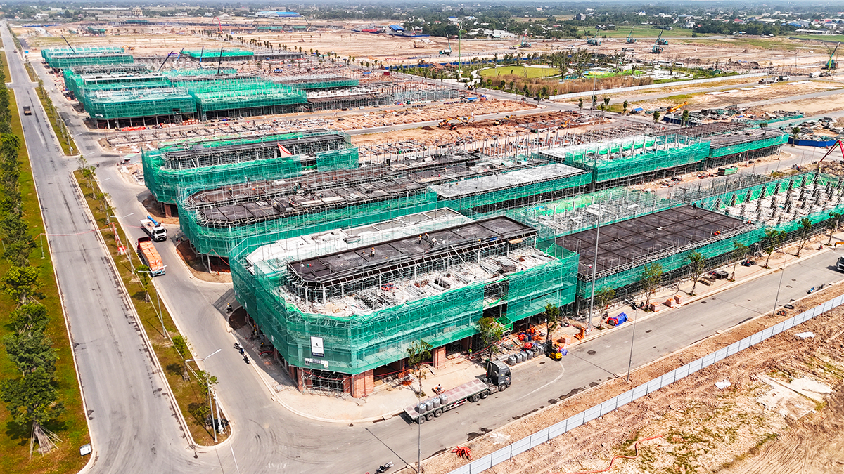 Tiến độ thi công phân khu The Forest Vinhomes Green City Hậu Nghĩa - shophouse và hạ tầng