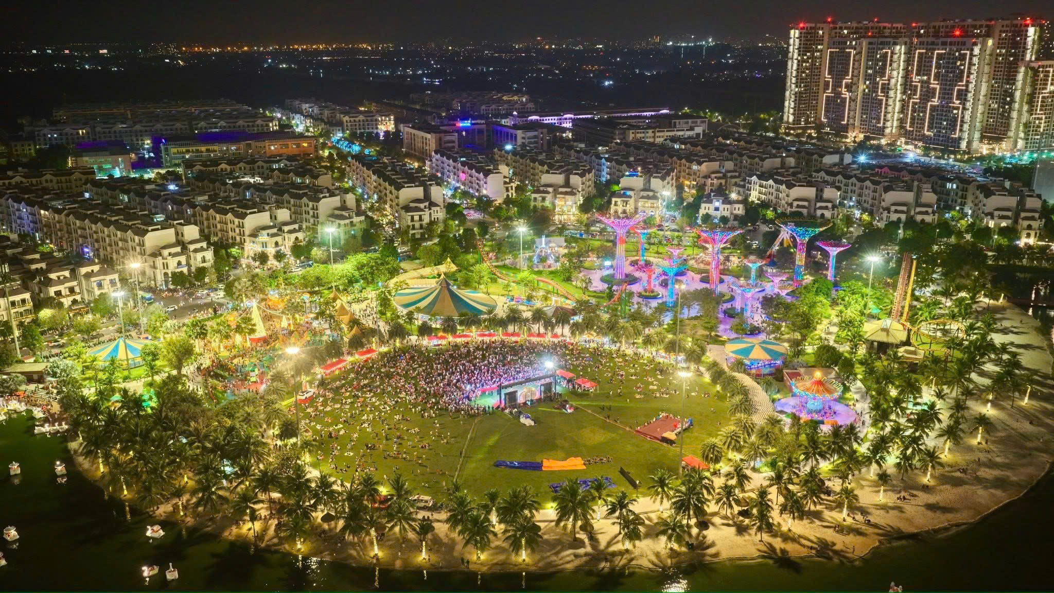 Không gian tiện ích và cảnh quan tại Vinhomes Grand Park năm 2026 với cư dân sinh hoạt ổn định