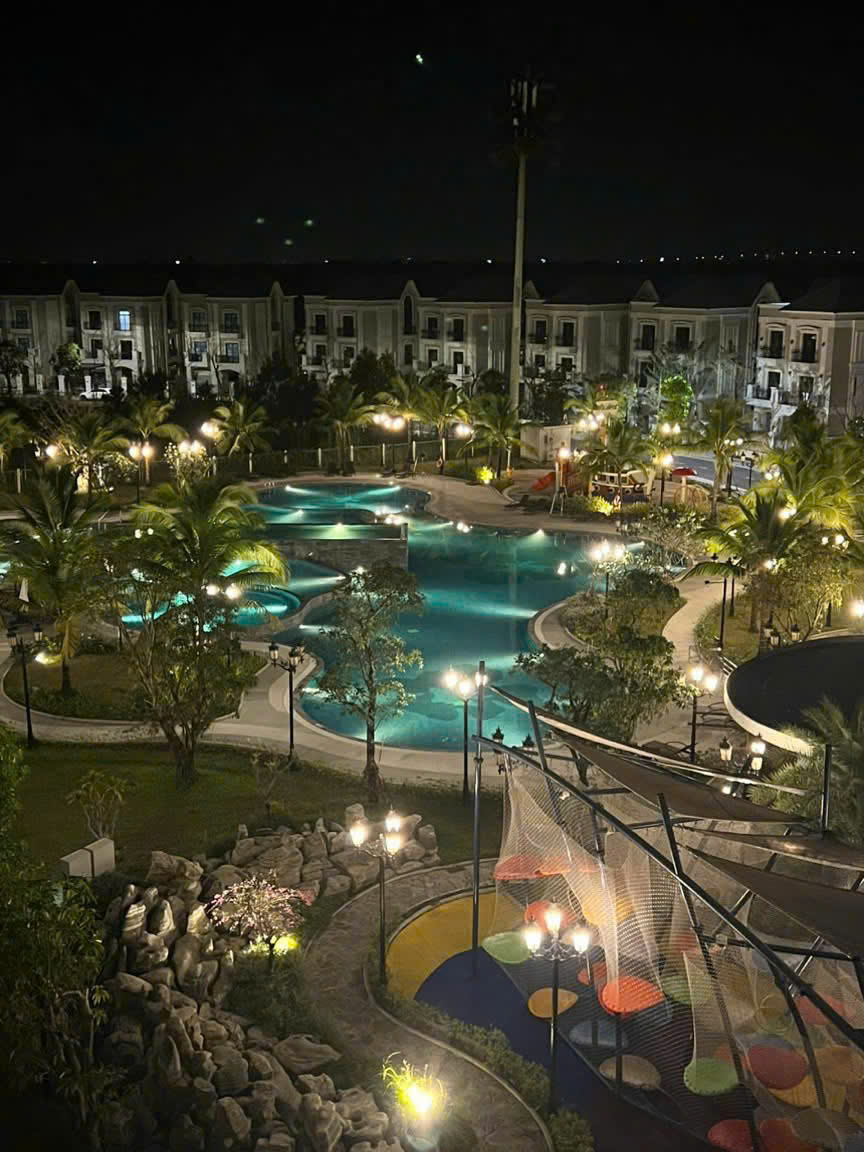 BÁN NHÀ PHỐ LIỀN KỀ THE MANHATTAN GLORY – FULL NỘI THẤT CAO CẤP – VIEW NỘI KHU HỒ BƠI – GIÁ 38 TỶ