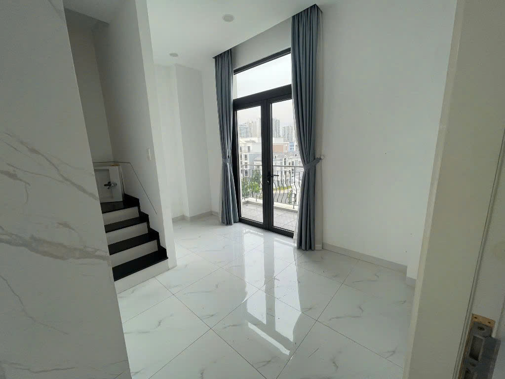 CHO THUÊ - Nhà phố 96m2 có nội thất, bếp, giường tủ Vinhomes Q9 - giá 38tr/tháng - ảnh 12