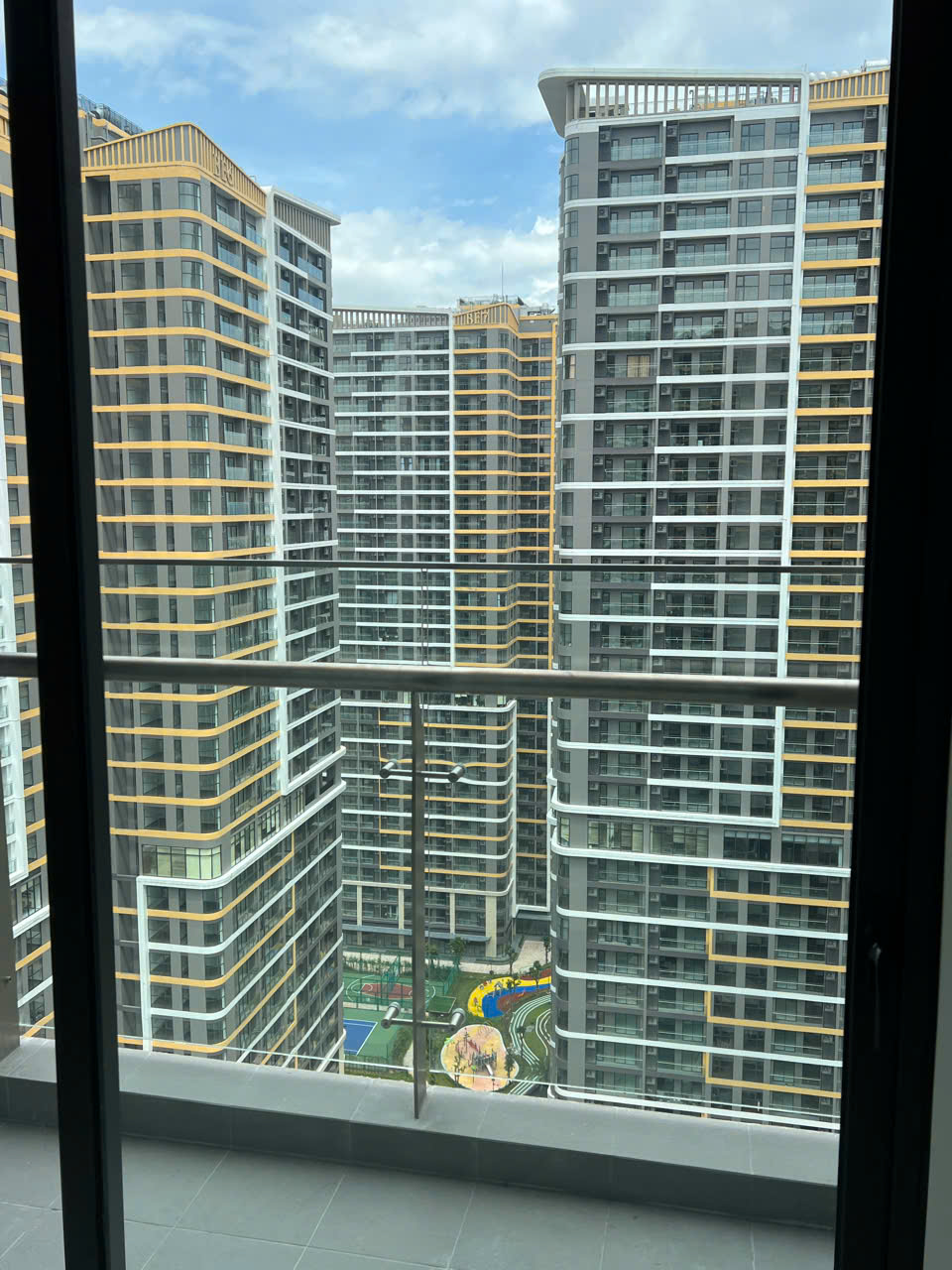 BÁN CĂN HỘ STUDIO THE BEVERLY VINHOMES GRAND PARK Tầng cao – View nội khu & sông Đồng Nai – Giá chỉ 2,7 tỷ