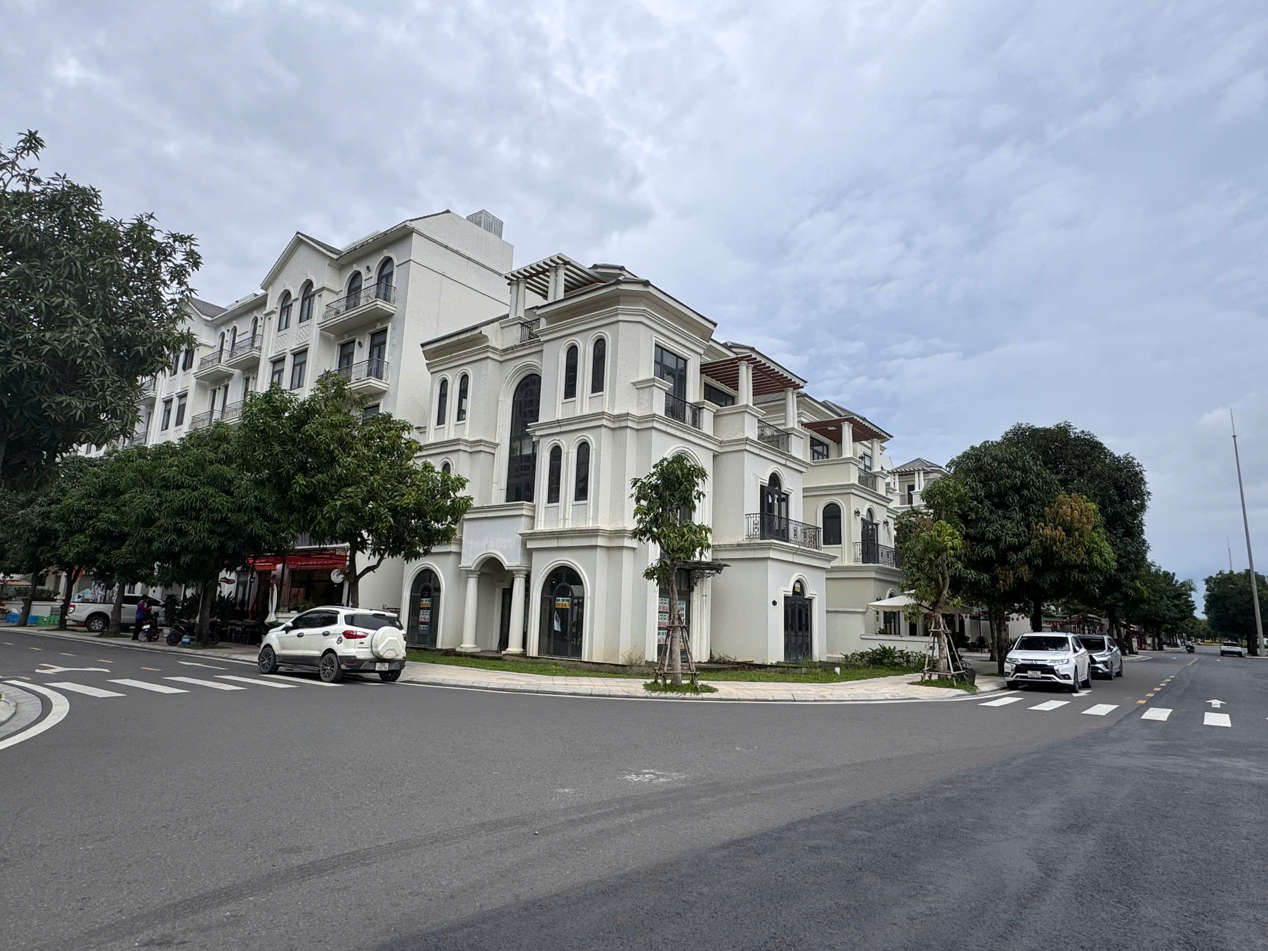 BÁN BOUTIQUE ĐỐI DIỆN TRƯỜNG VINSCHOOL VINHOMES Q9 GIÁ 63TY - ảnh 4