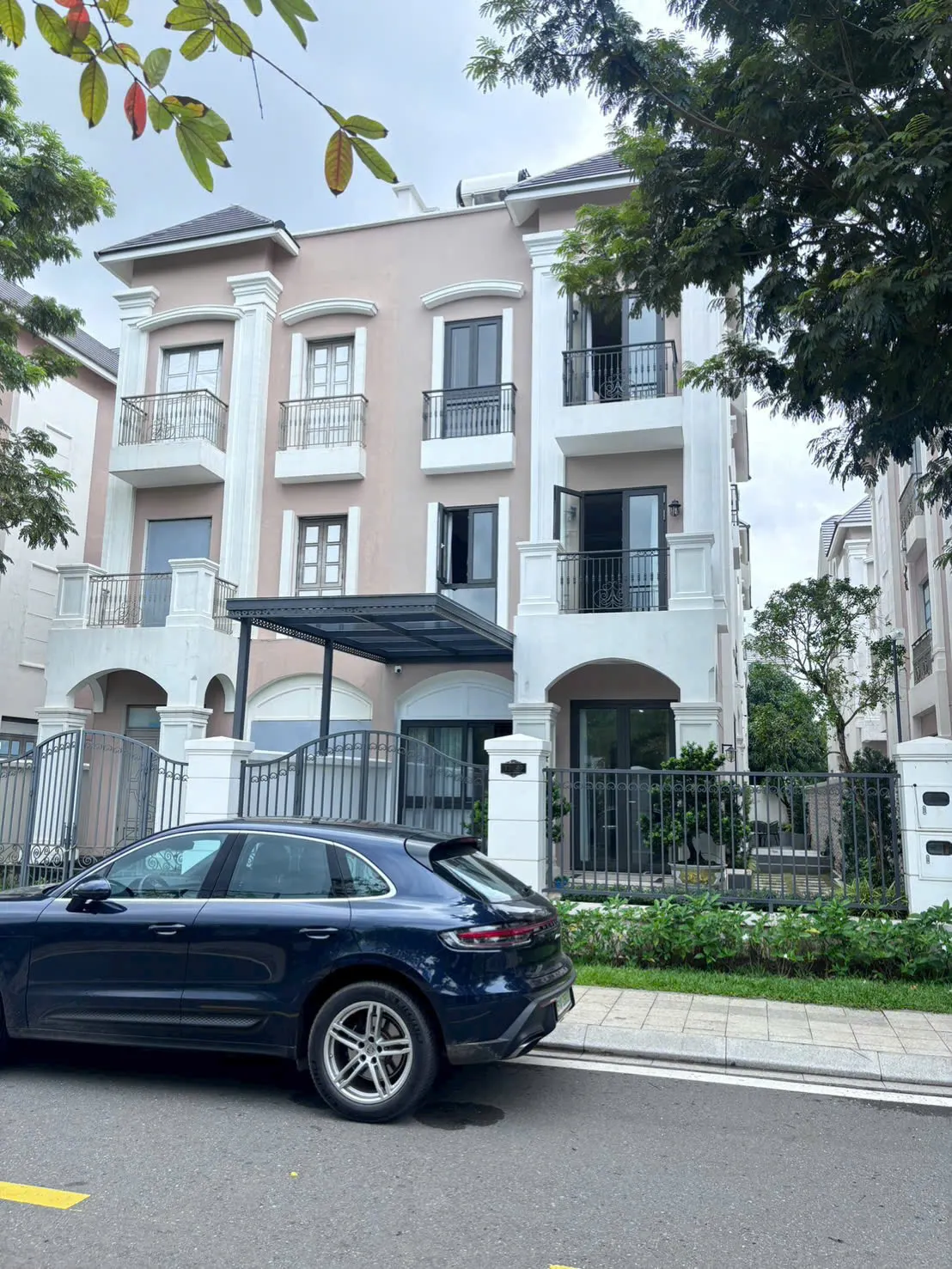 CHO THUÊ - biệt thự full nội thất xịn Vinhomes Grand Park - giá 60tr/tháng - ảnh 4