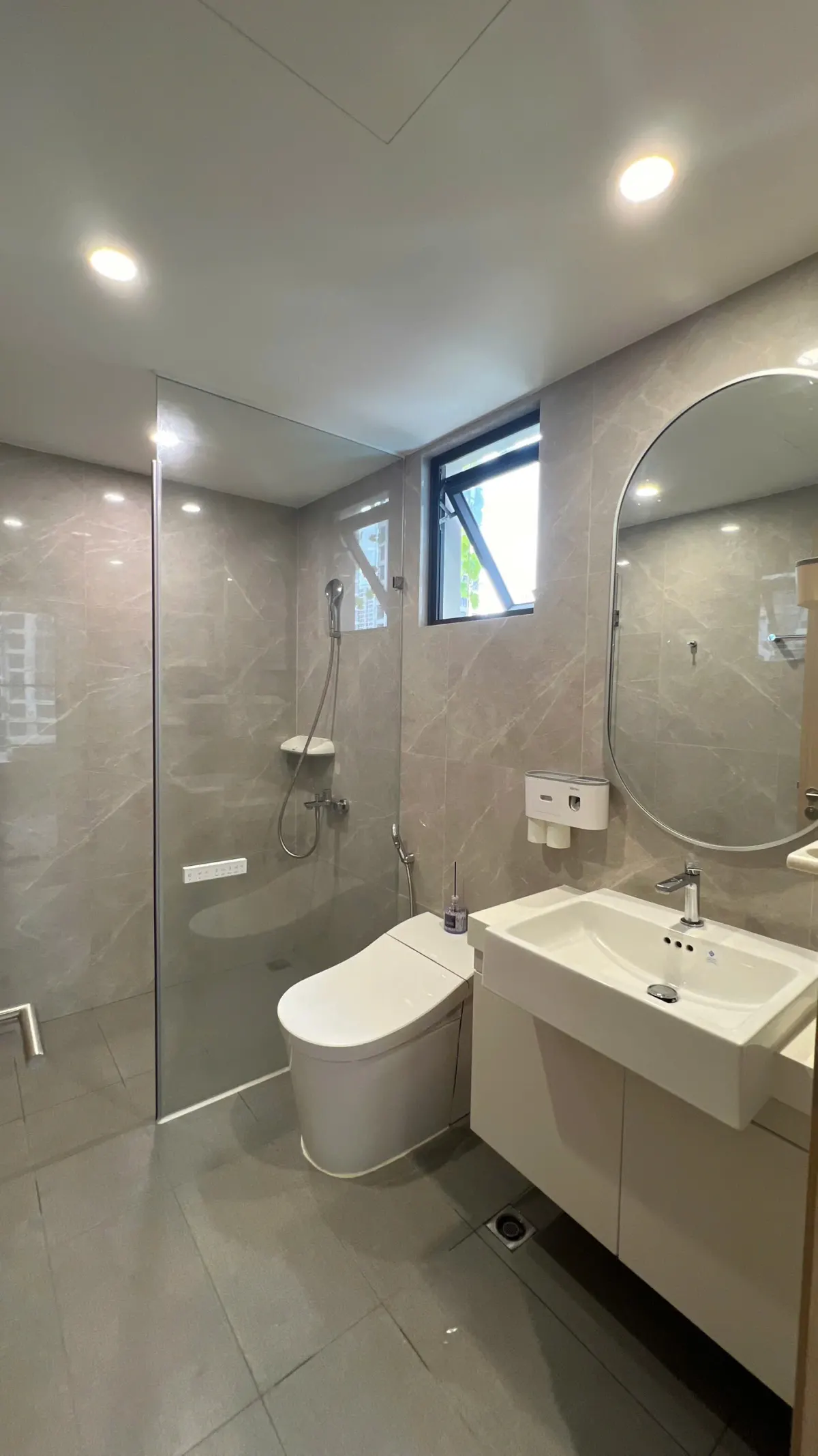 (LUMIERE BOULEVARD) BÁN 2PN2WC GÓC 73.9M2 - VIEW HỒ BƠI FULL NỘI THẤT SANG - GIÁ 4,85 TỶ ALL IN