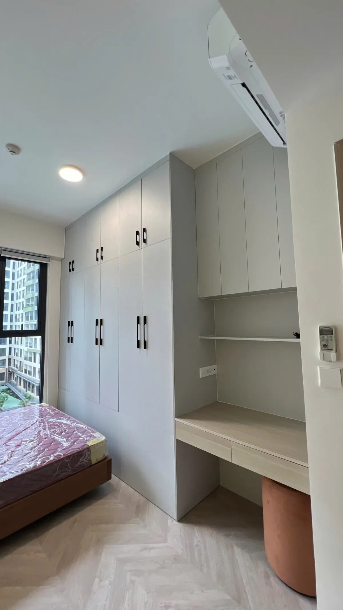 (LUMIERE BOULEVARD) BÁN 2PN2WC GÓC 73.9M2 - VIEW HỒ BƠI FULL NỘI THẤT SANG - GIÁ 4,85 TỶ ALL IN