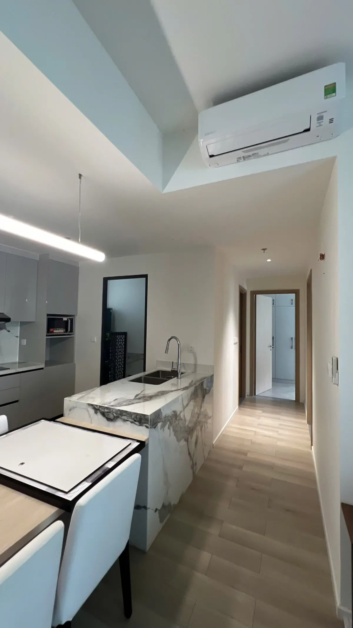 (LUMIERE BOULEVARD) BÁN 2PN2WC GÓC 73.9M2 - VIEW HỒ BƠI FULL NỘI THẤT SANG - GIÁ 4,85 TỶ ALL IN