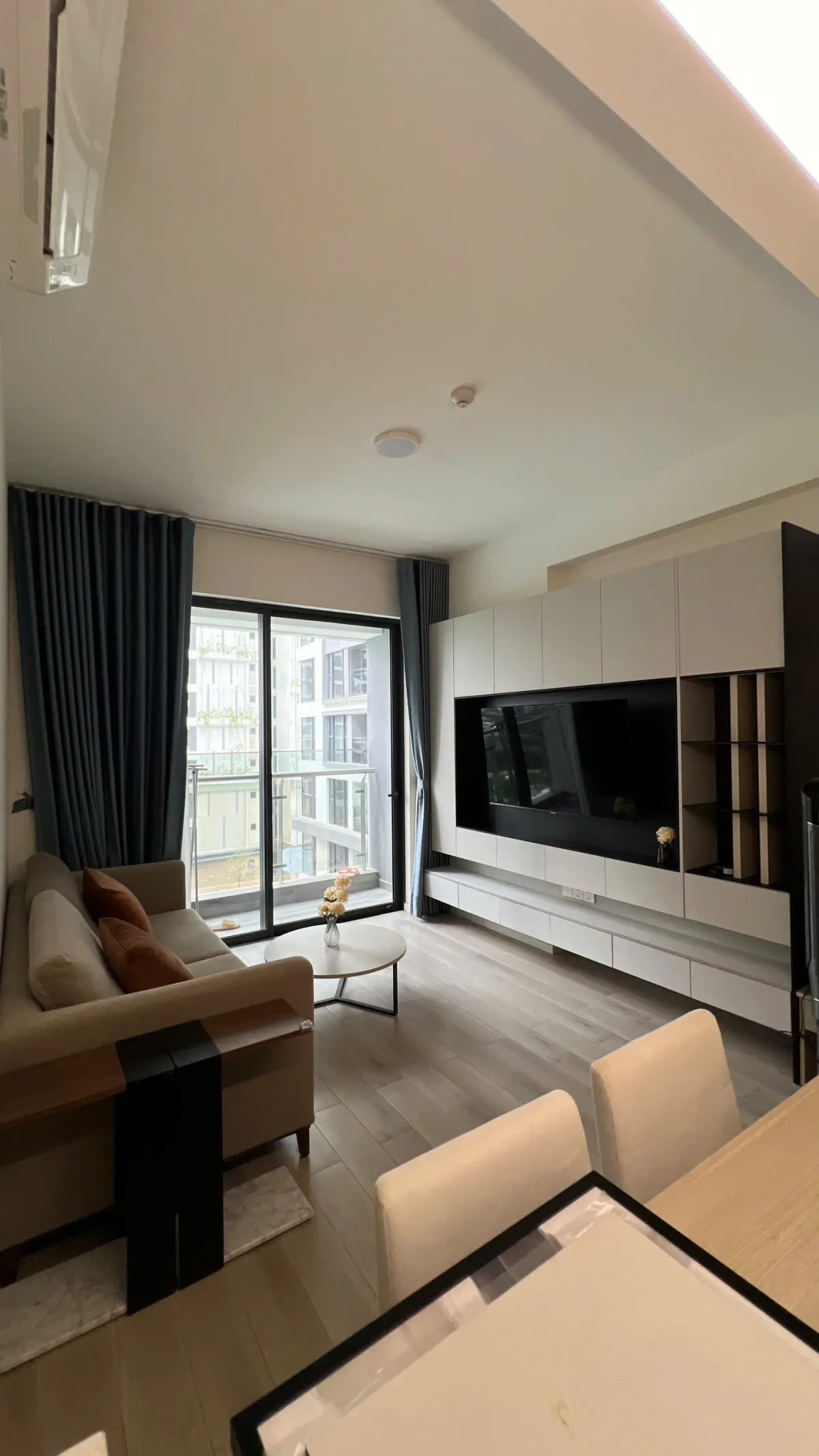 (LUMIERE BOULEVARD) BÁN 2PN2WC GÓC 73.9M2 - VIEW HỒ BƠI FULL NỘI THẤT SANG - GIÁ 4,85 TỶ ALL IN