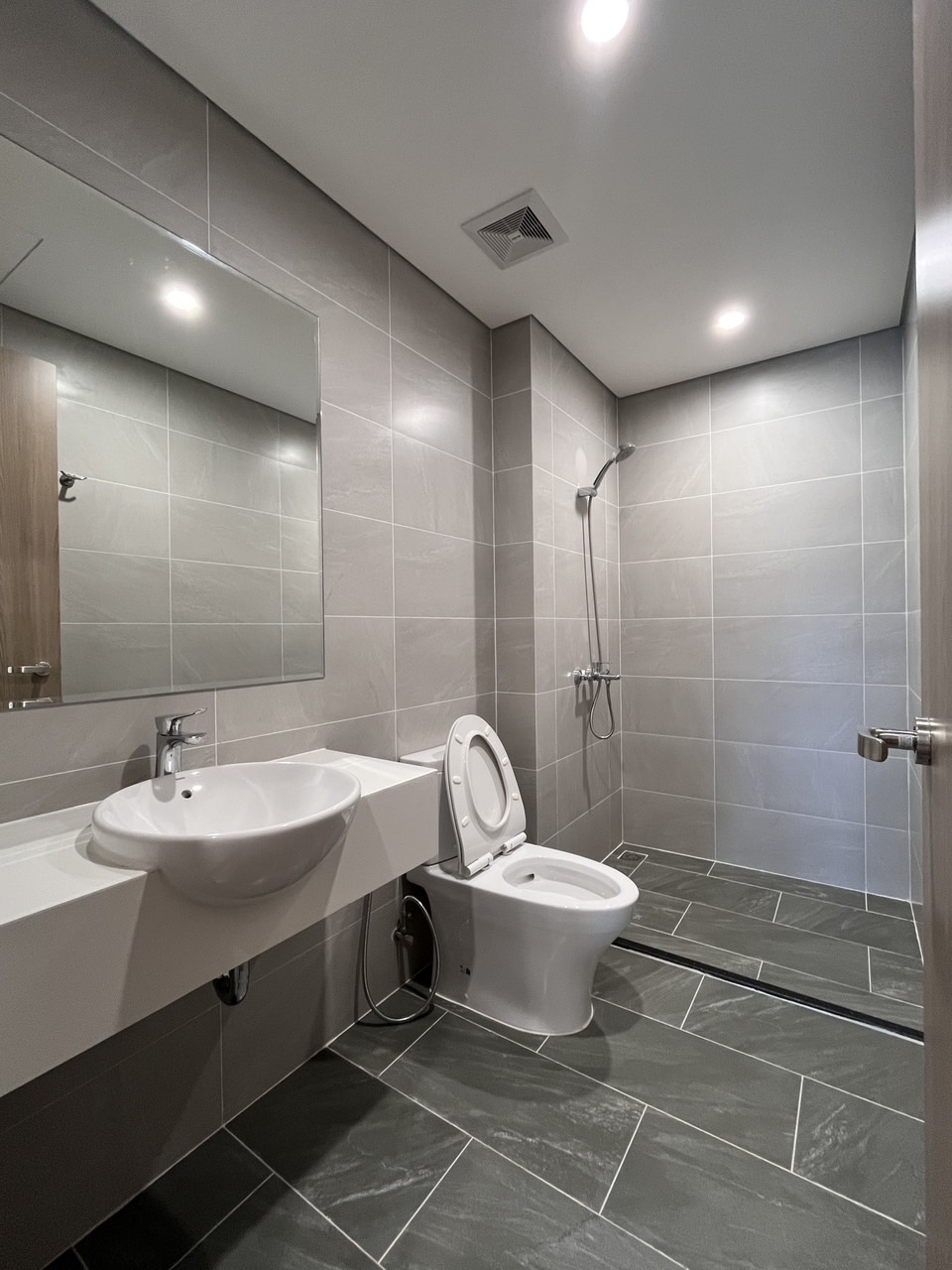 Bán Căn Hộ 3PN The Beverly Solari – Vinhomes Grand Park | Full Nội Thất Gỗ Cao Cấp | View Sông Đồng Nai Tầng Cao - ảnh 4