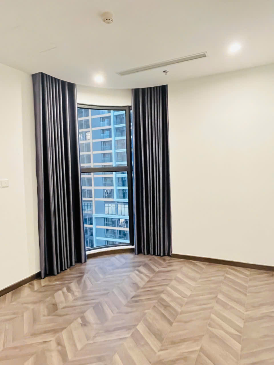 BÁN & CHO THUÊ CĂN HỘ 2PN2WC – FULL NỘI THẤT CAO CẤP – THE BEVERLY (BE), VINHOMES GRAND PARK | GIÁ TỐT NHẤT THỊ TRƯỜNG