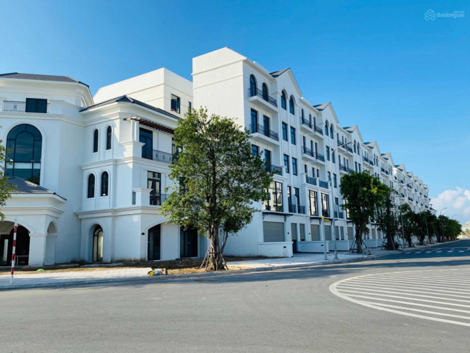 The Manhattan  -  Vinhomes Grand Park