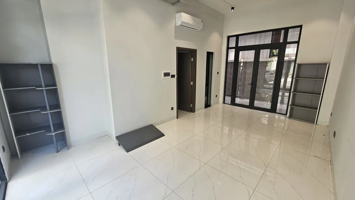 cho thuê nhà phố 84m2 - 30 triệu hoàn thiện có thang máy, máy lạnh tại Vinhomes Grand Park