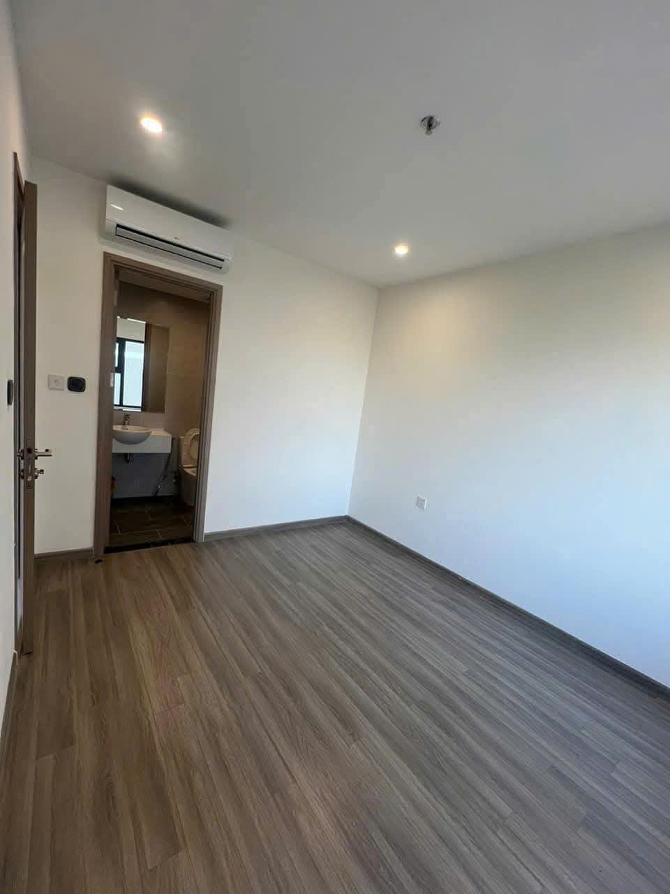 Cho Thuê Căn Hộ Vinhomes Grand Park – The Origami 2PN 2WC, Nội Thất Sẵn Bếp & Rèm – Giá Tốt Ở Ngay
