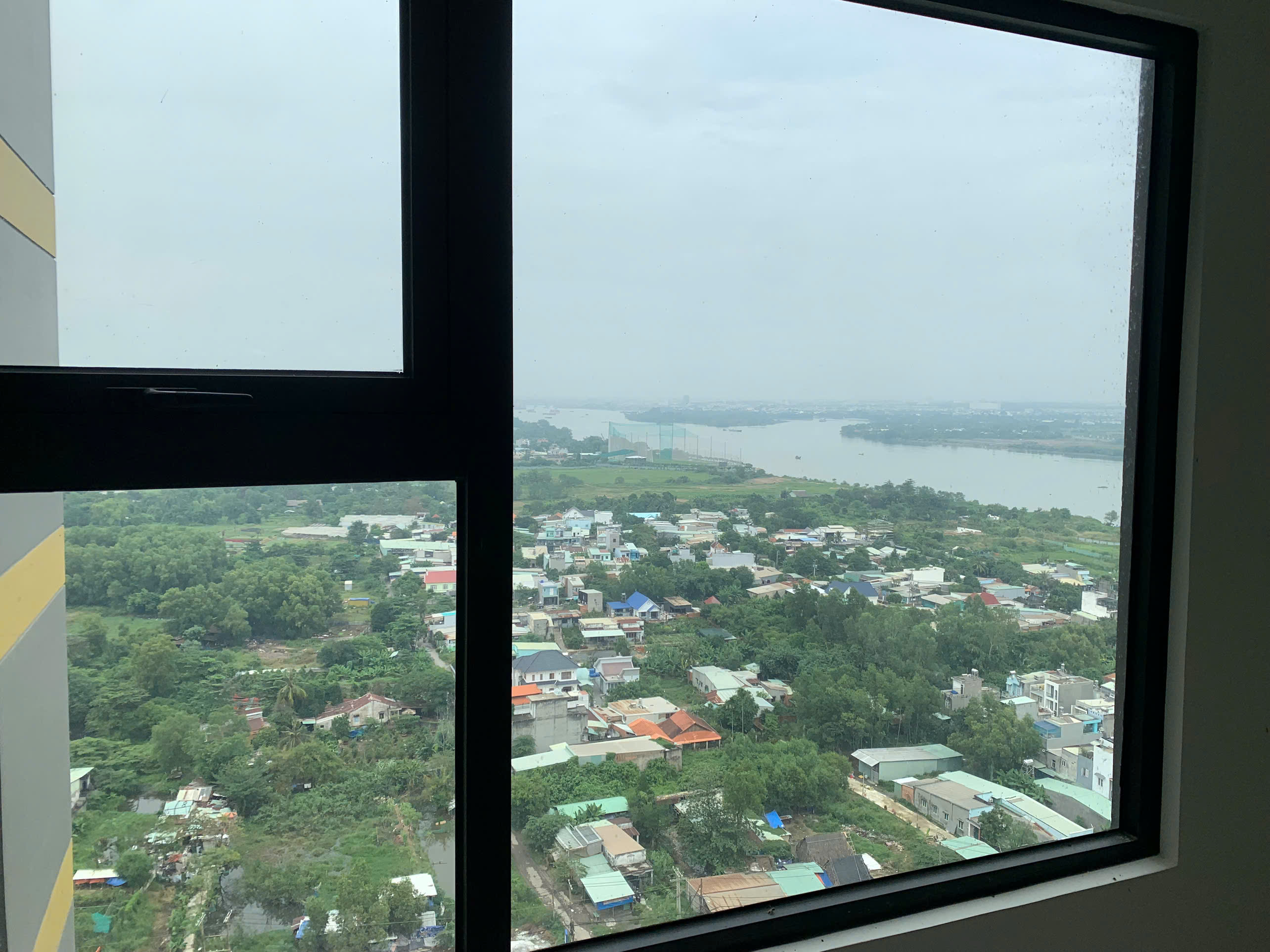 Bán căn hộ Vinhomes Grand Park Studio – The Beverly Solari – View tầng cao hồ bơi & sông Đồng Nai