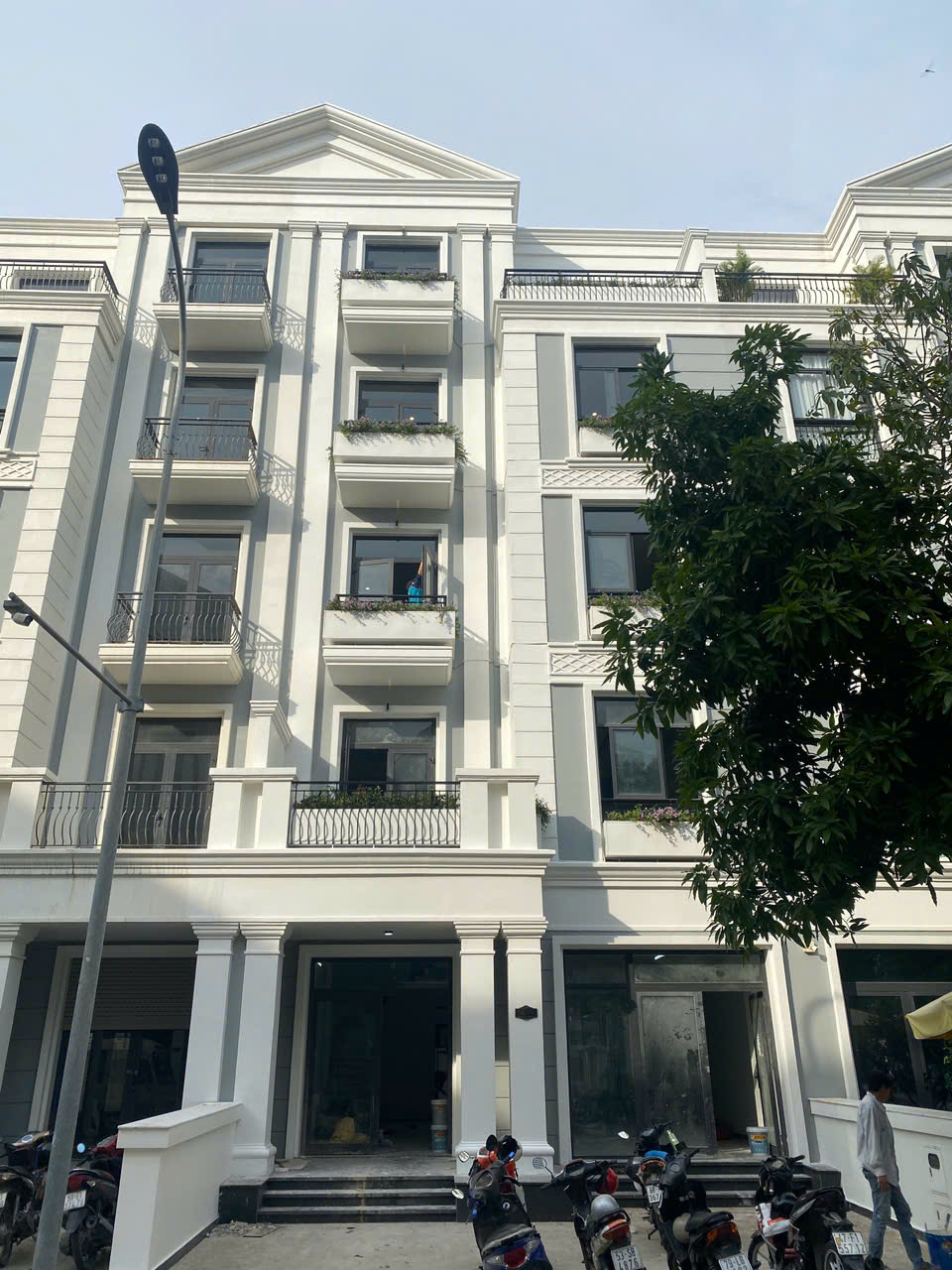 CHO THUÊ CĂN THE MANHATTAN GLORY – VINHOMES GRAND PARK Hoàn thiện cơ bản | Có thang máy | Máy lạnh từng phòng | Giá chỉ 55 triệu/tháng