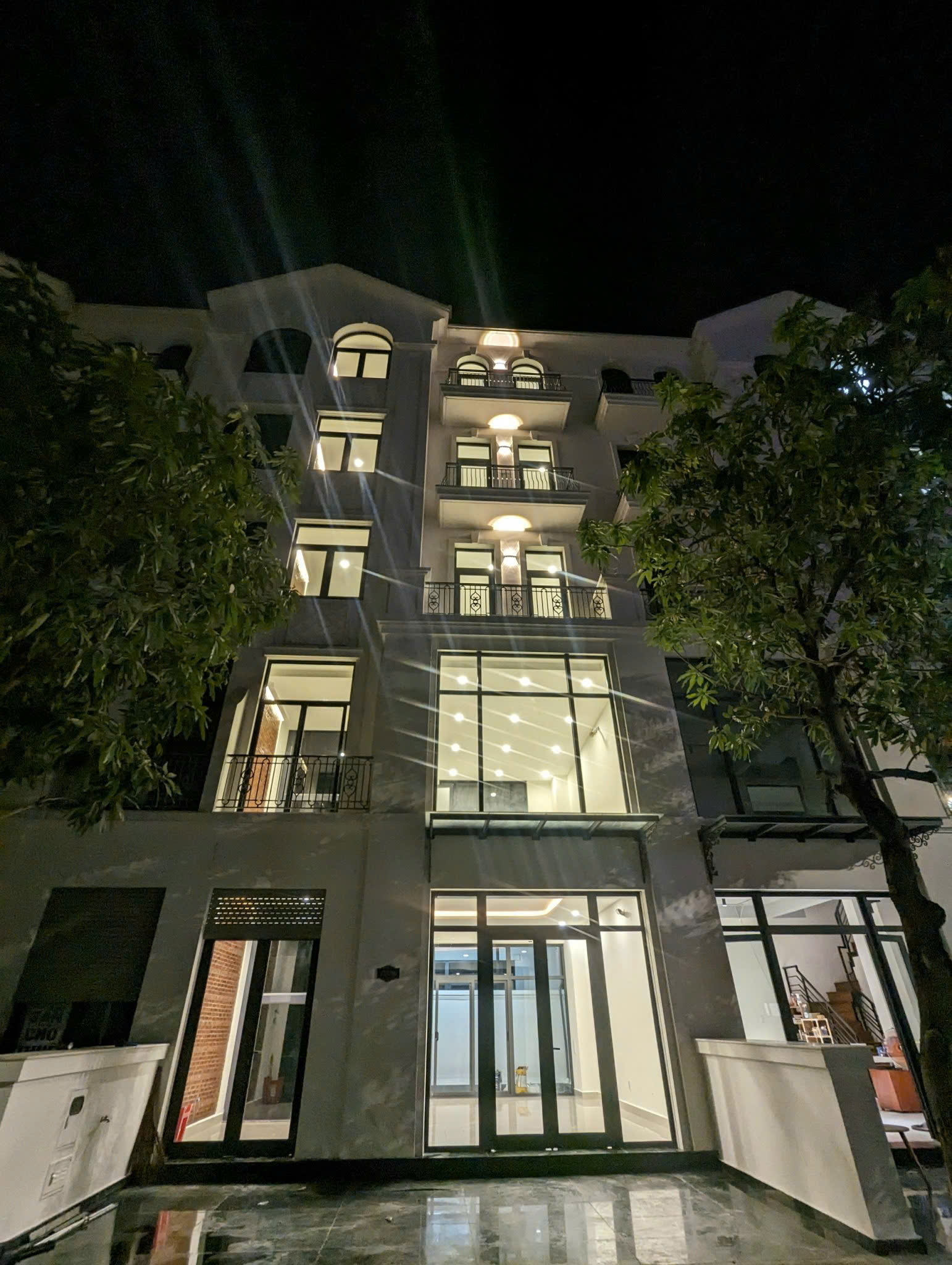 Bán nhà phố dòng tiền sẵn 35tr/tháng - Thanh toán chỉ từ 5,5 Tỷ -   235m2 sàn và 84m2 đất -  trục đường sát Công Vinwonders và Chợ Đêm - ảnh 11