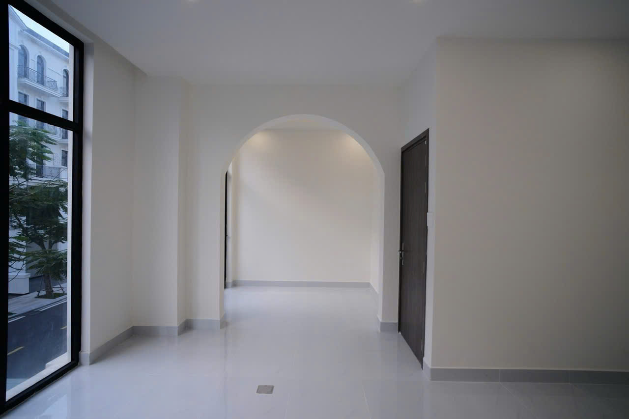 Cho Thuê Nhà Phố The Manhattan Vinhomes Grand Park – Hoàn Thiện Cơ Bản, Có Thang Máy – Giá 30 Triệu/Tháng