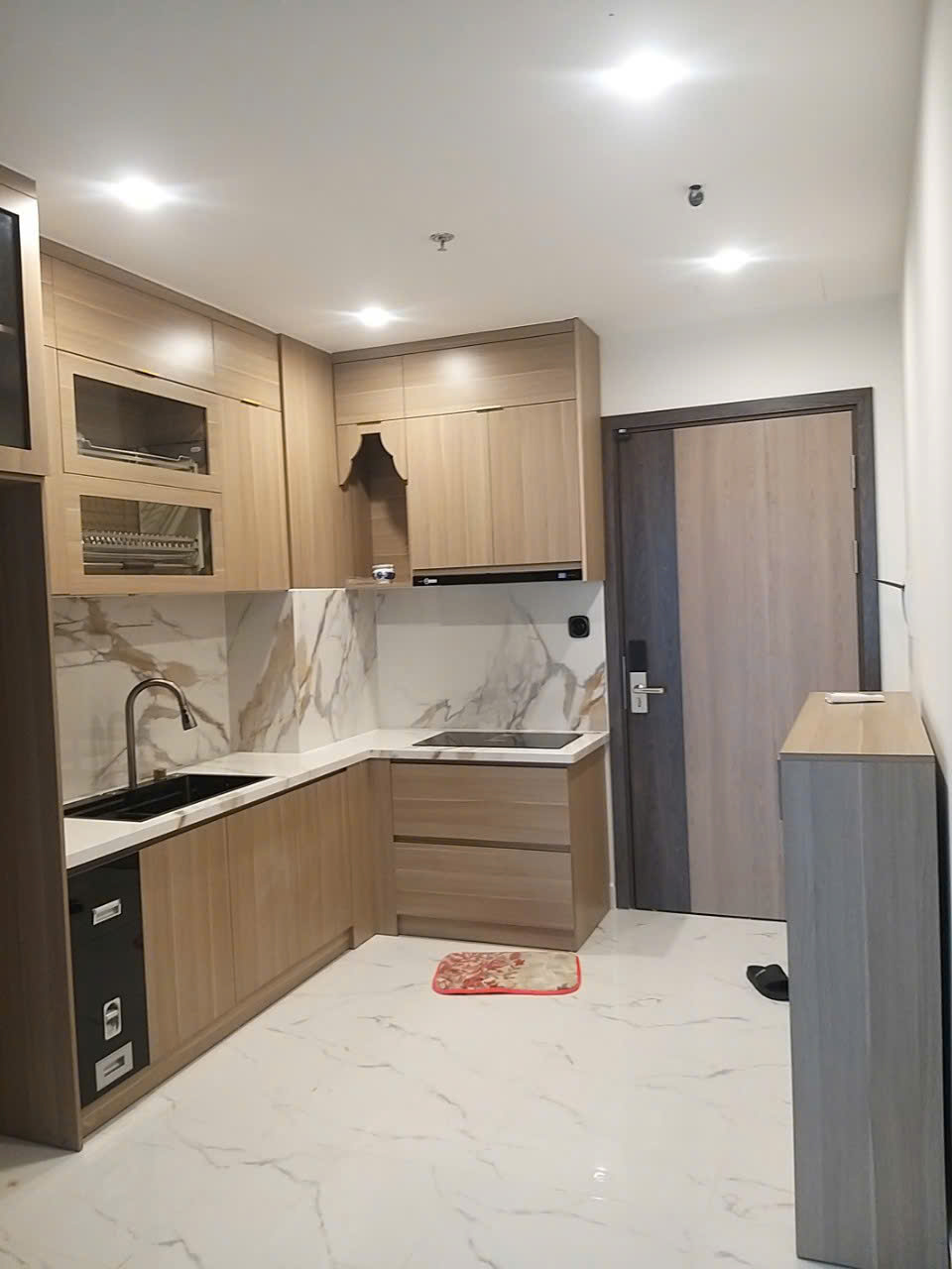 Cho thuê căn hộ The Beverly Solari Vinhomes Grand Park – Full nội thất, giá tốt Quận 9