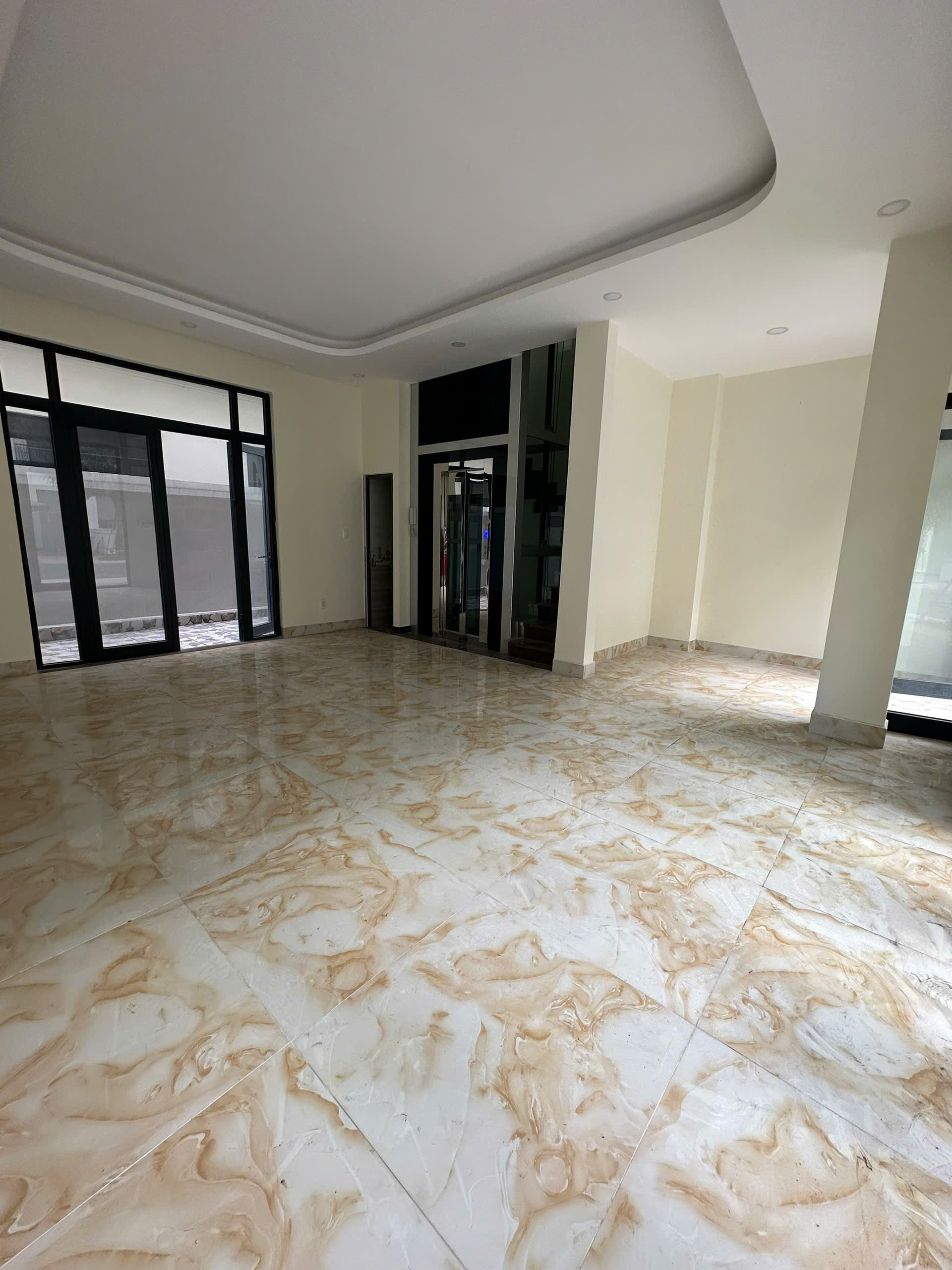 BÁN NHÀ PHỐ VINHOMES QUẬN 9 NGAY CV36HA GIÁ 19TY SẴN HỢP ĐỒNG THUÊ 30TR/ TH, SẴN SỔ - ảnh 5