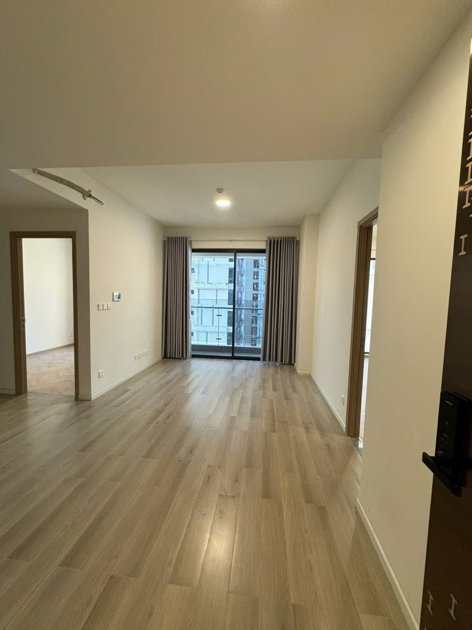 CHO THUÊ CĂN HỘ LUMIERE BOULEVARD – VINHOMES GRAND PARK  2PN2WC | NHÀ MỚI - NỘI THẤT BẾP RÈM - ảnh 9