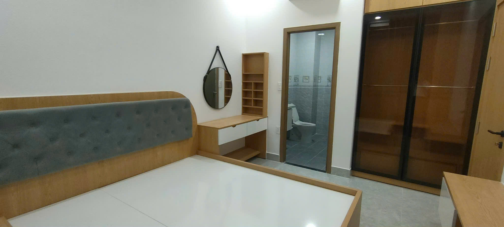 BÁN NHÀ PHỐ LIỀN KỀ THE MANHATTAN GLORY – Vinhomes Grand Park Hoàn thiện cơ bản – Giá tốt chỉ 18 tỷ