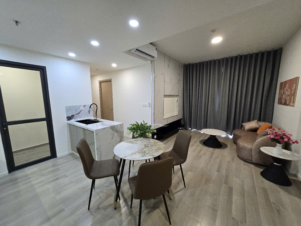 BÁN CĂN HỘ LUMIERE BOULEVARD VINHOMES GRAND PARK – VIEW NỘI KHU – FULL NỘI THẤT CAO CẤP – GIÁ CHỈ 5 TỶ