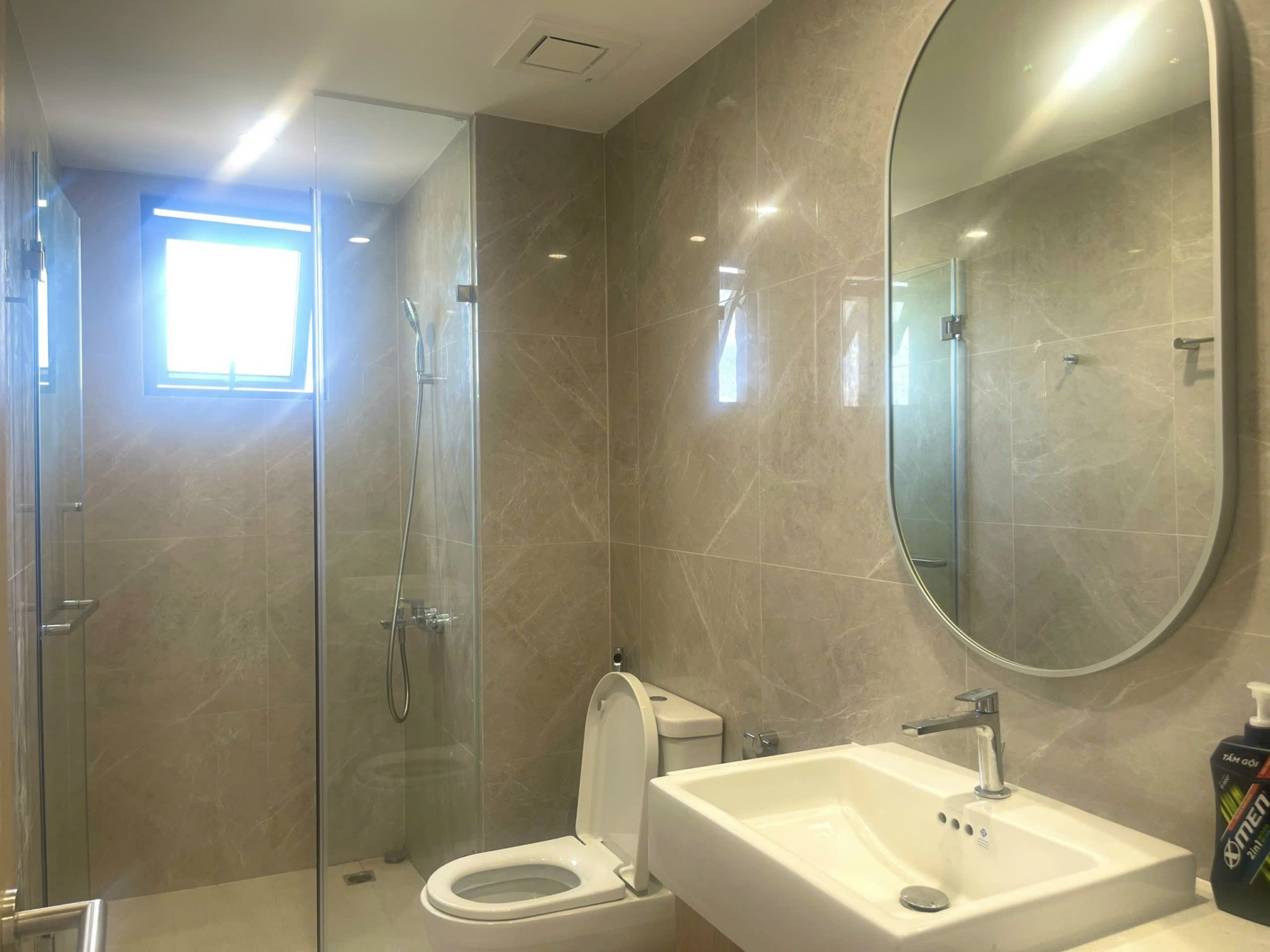 Bán Nhanh Căn Hộ Lumiere Boulevard Vinhomes Grand Park – 2PN Full Nội Thất, View Hồ Bơi & Sông Cực Thoáng