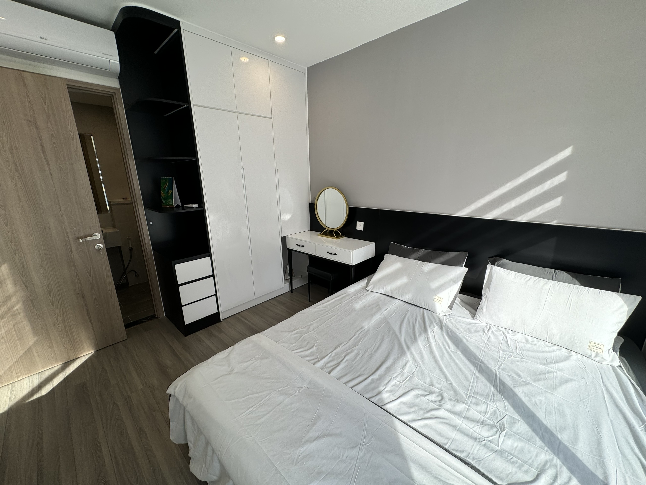 NHÀ ĐẸP NGAY VINCOM_CHO THUÊ 11TR FULL NỘI THẤT LUXURY_ XÁCH VALI VÀO Ở. CHỦ DỄ THƯƠNG - ảnh 8