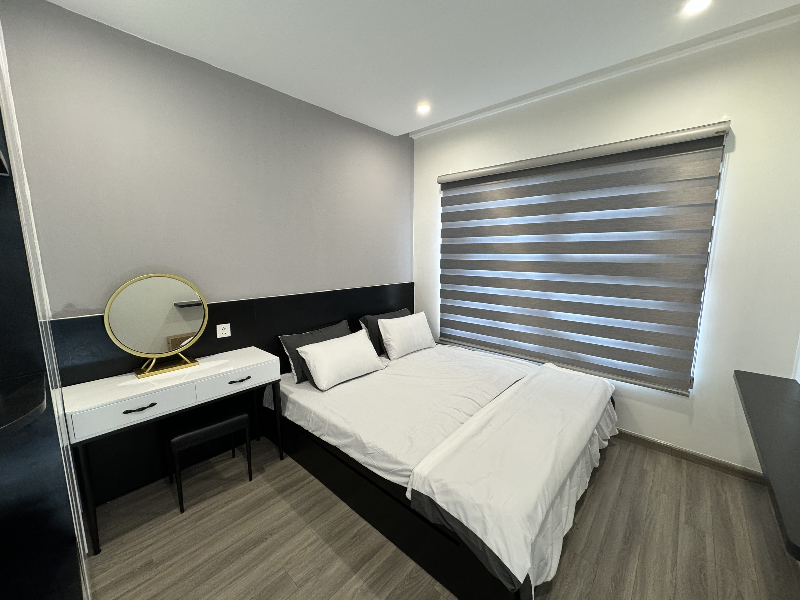 NHÀ ĐẸP NGAY VINCOM_CHO THUÊ 11TR FULL NỘI THẤT LUXURY_ XÁCH VALI VÀO Ở. CHỦ DỄ THƯƠNG