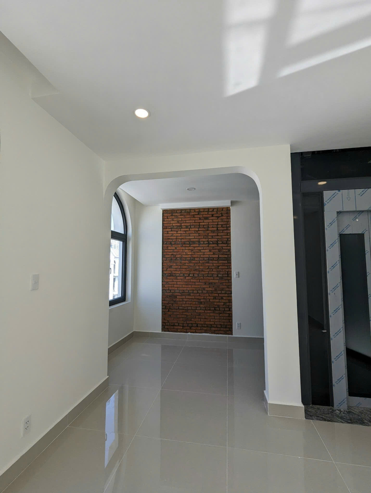 Bán nhà phố dòng tiền sẵn 35tr/tháng - Thanh toán chỉ từ 5,5 Tỷ -   235m2 sàn và 84m2 đất -  trục đường sát Công Vinwonders và Chợ Đêm