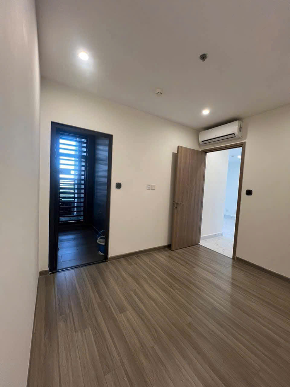 Cho Thuê Căn Hộ Vinhomes Grand Park – The Origami 2PN 2WC, Nội Thất Sẵn Bếp & Rèm – Giá Tốt Ở Ngay