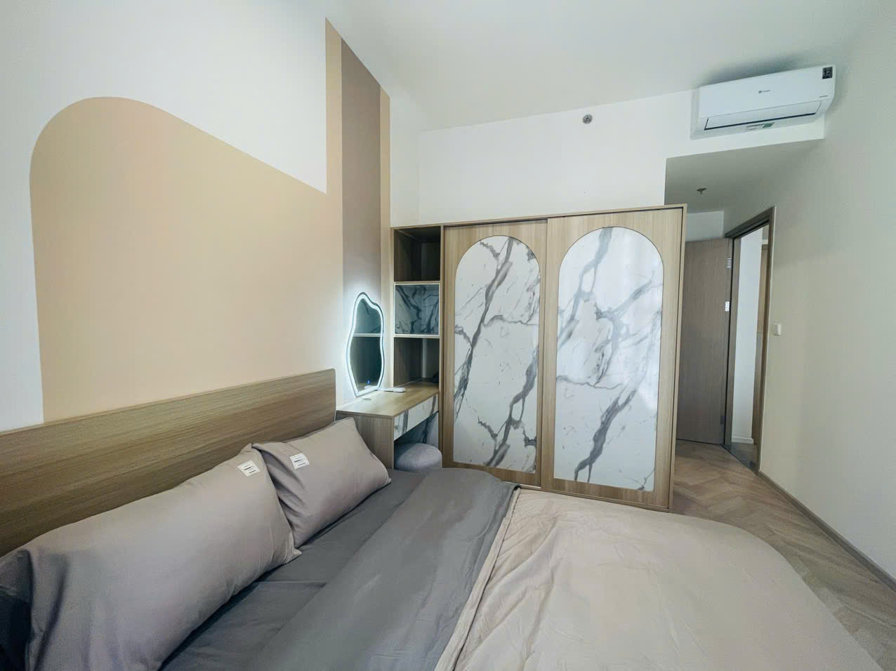 BÁN CĂN HỘ LUMIERE BOULEVARD – FULL NỘI THẤT CAO CẤP, VÀO Ở NGAY - GIÁ TỐT 