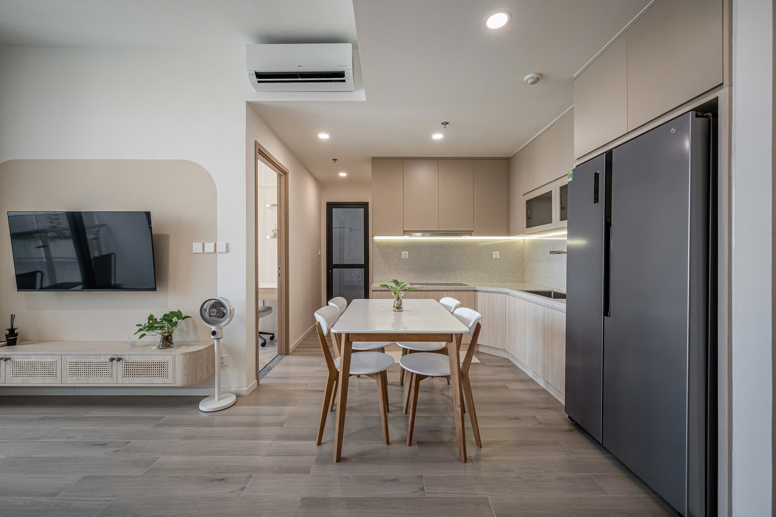 BÁN CĂN HỘ LUMIERE BOULEVARD – VINHOMES GRAND PARK  2PN2WC | FULL NỘI THẤT CAO CẤP | TẦNG CAO VIEW ĐẸP THOÁNG