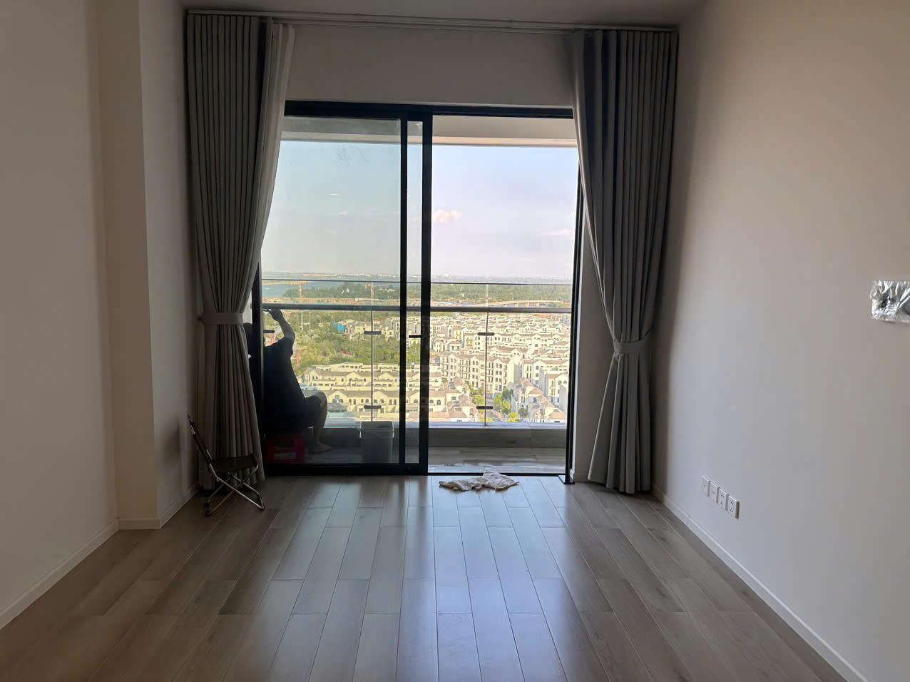 BÁN CĂN HỘ MASTERI CENTRE POINT – 2PN, NỘI THẤT BẾP & RÈM, GIÁ TỐT QUẬN 9