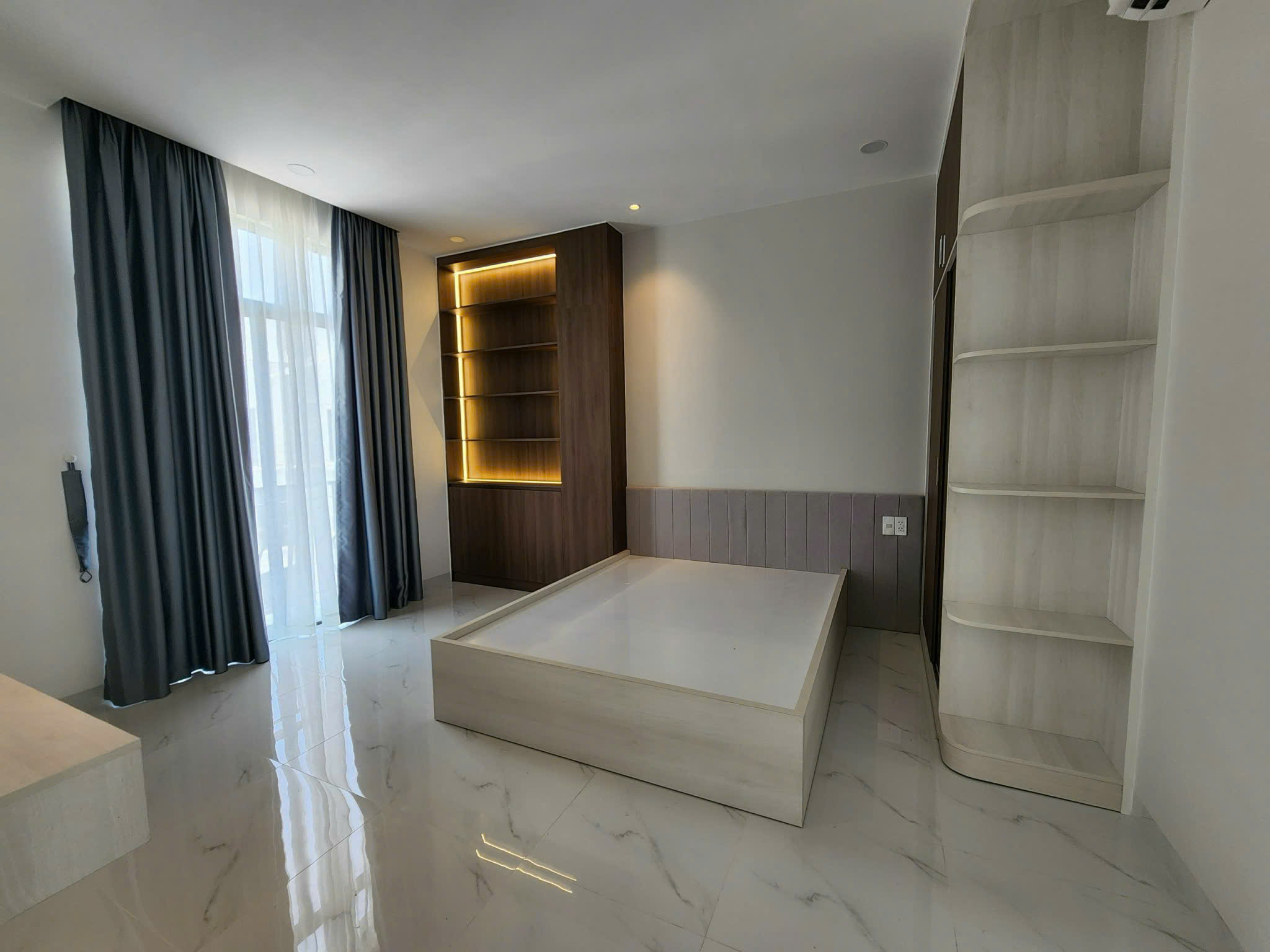 CHO THUÊ - Nhà phố 96m2 có nội thất, bếp, giường tủ Vinhomes Q9 - giá 38tr/tháng - ảnh 4