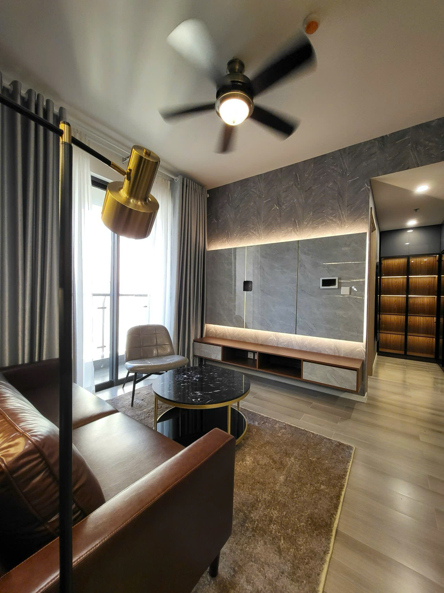 Bán Căn Hộ 1PN Tòa B Masteri Centre Point – View Hồ Bơi – Sẵn Dòng Tiền – Sổ Hồng Cầm Tay – Giá 3.5 Tỷ