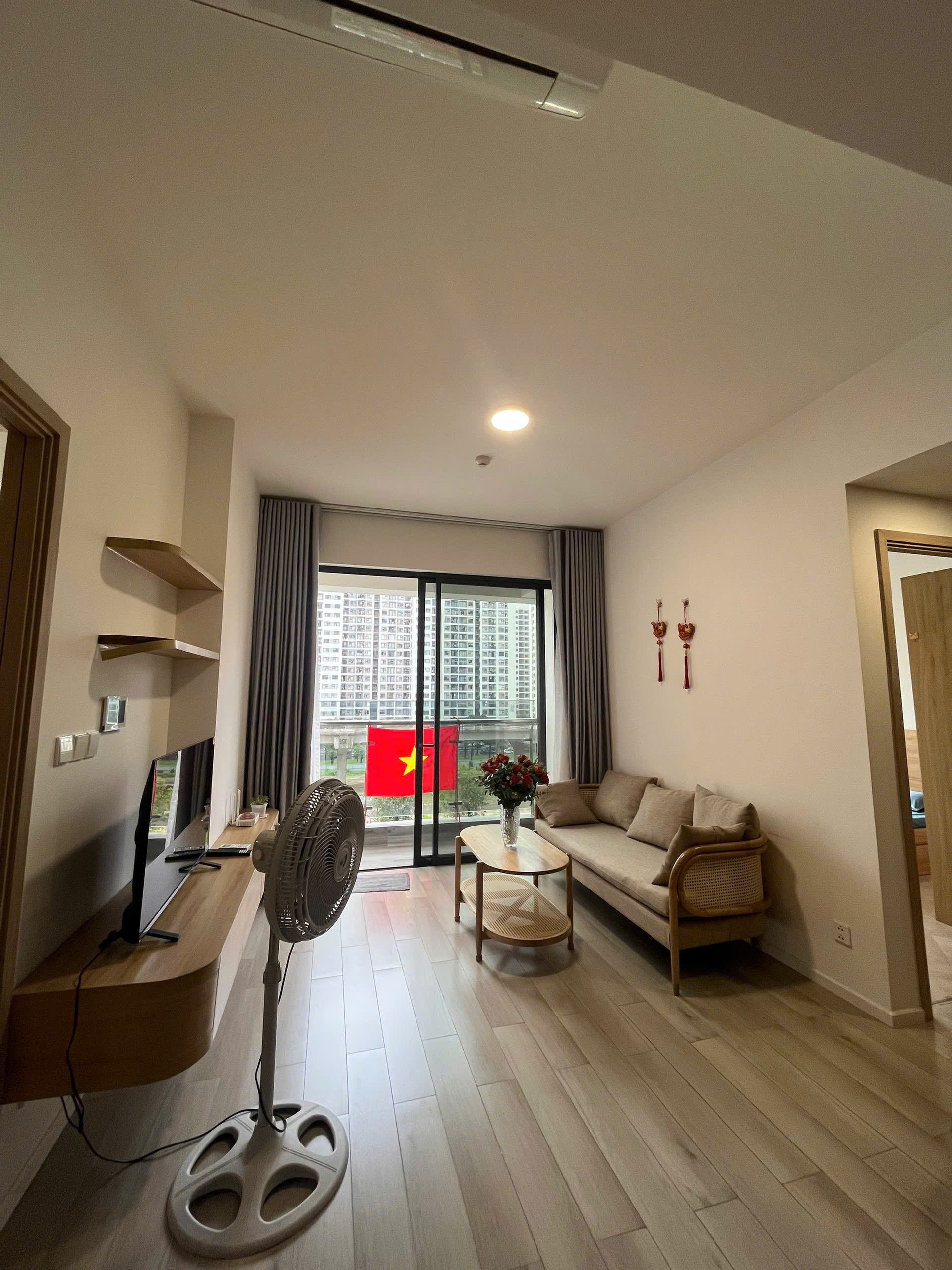 Bán căn hộ 2PN Masteri Centre Point Tòa E1 - Full nội thất sang trọng, xách vali vào ở - Giá 4.35 Tỷ. - ảnh 3