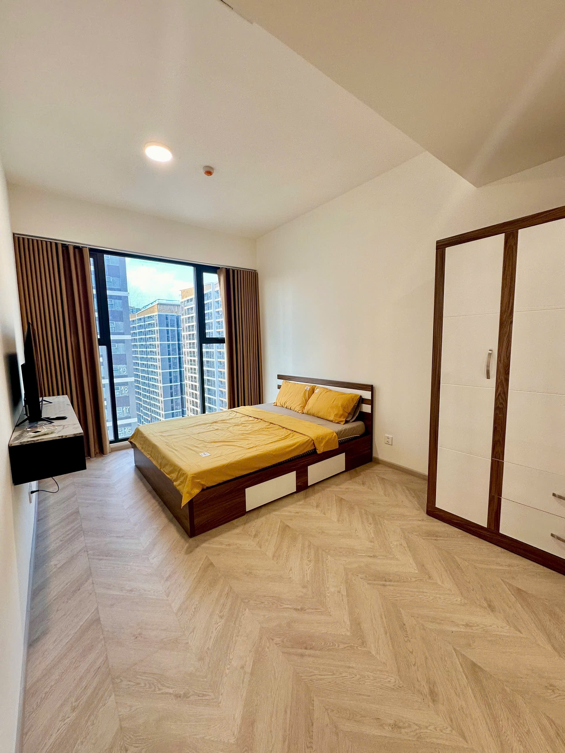 BÁN & CHO THUÊ CĂN HỘ MASTERI CENTRE POINT VINHOMES GRAND PARK – FULL NỘI THẤT CAO CẤP – 2PN, VIEW NỘI KHU