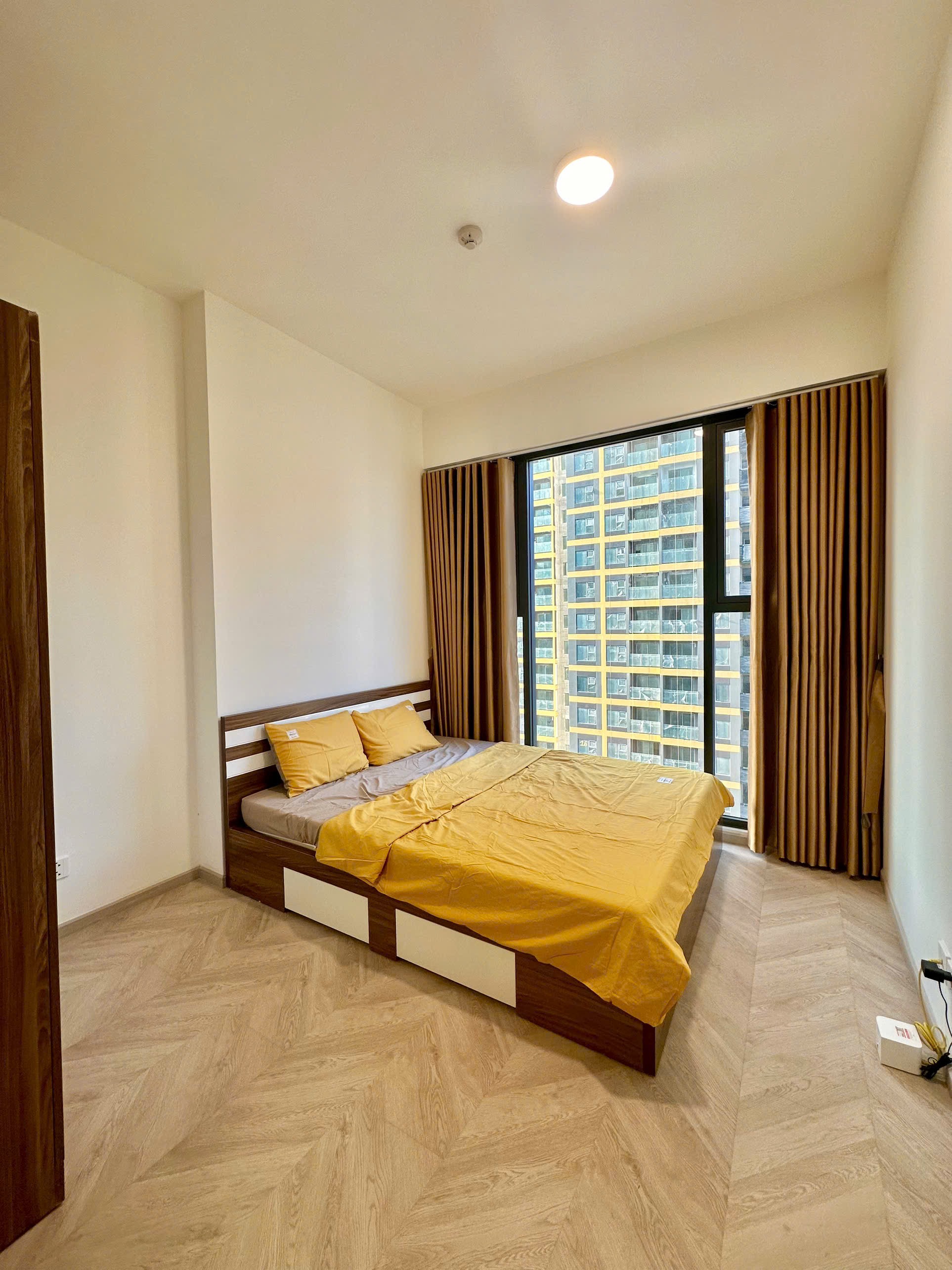 BÁN & CHO THUÊ CĂN HỘ MASTERI CENTRE POINT VINHOMES GRAND PARK – FULL NỘI THẤT CAO CẤP – 2PN, VIEW NỘI KHU