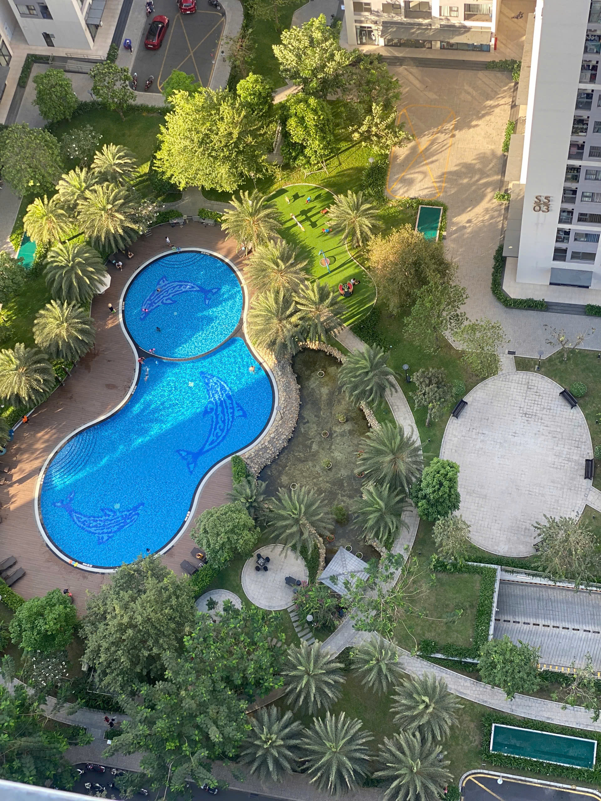 Bán căn hộ Vinhomes Grand Park 2PN1WC – The Rainbow – Full nội thất – View hồ bơi nội khu tầng cao