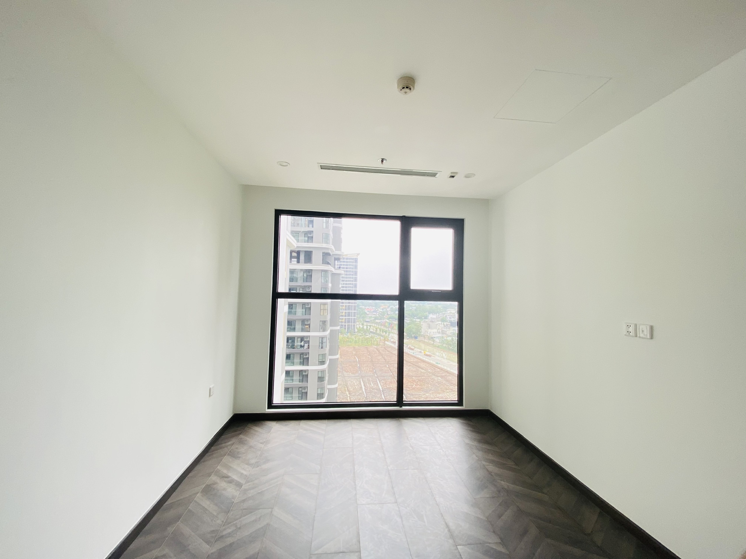 Bán căn hộ 2PN2WC The Beverly Vinhomes Grand Park – View nội khu tầng cao, hoàn thiện cơ bản