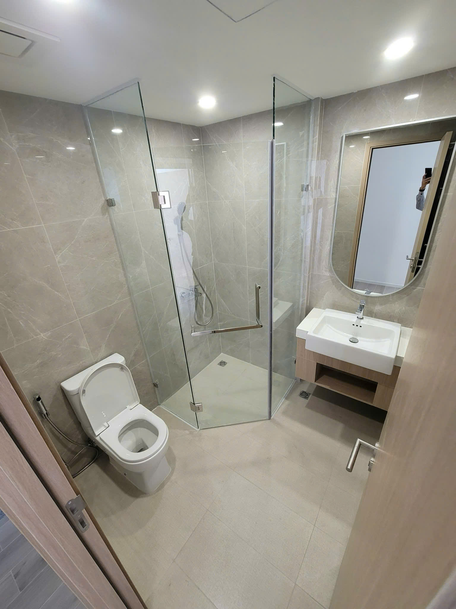 BÁN CĂN HỘ MASTERI CENTRE POINT VINHOMES GRAND PARK 2PN – BẾP RÈM – GIÁ TỐT