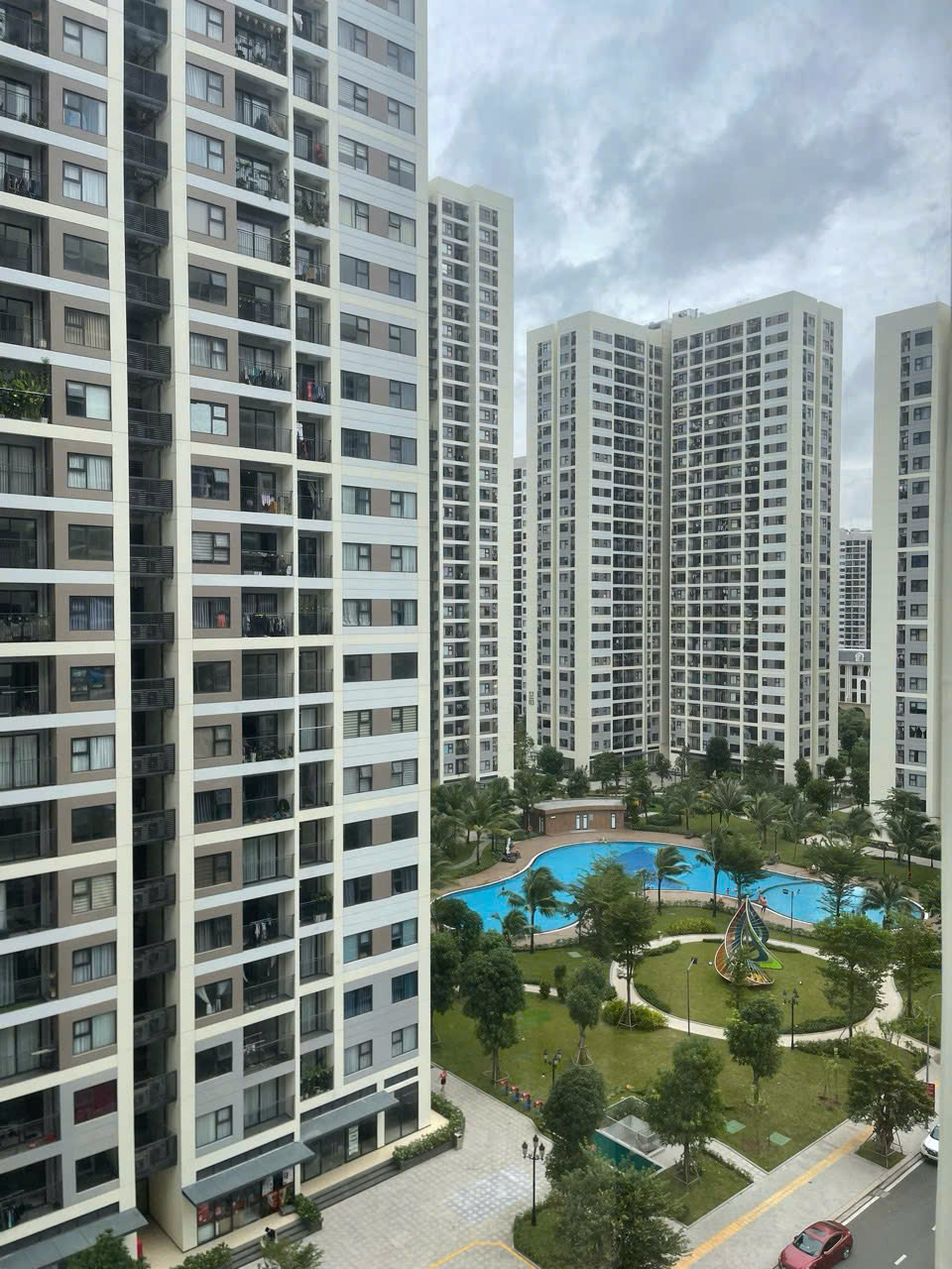 Bán căn hộ Vinhomes Grand Park 2PN 2WC – The Origami – Full nội thất – View công viên hồ bơi