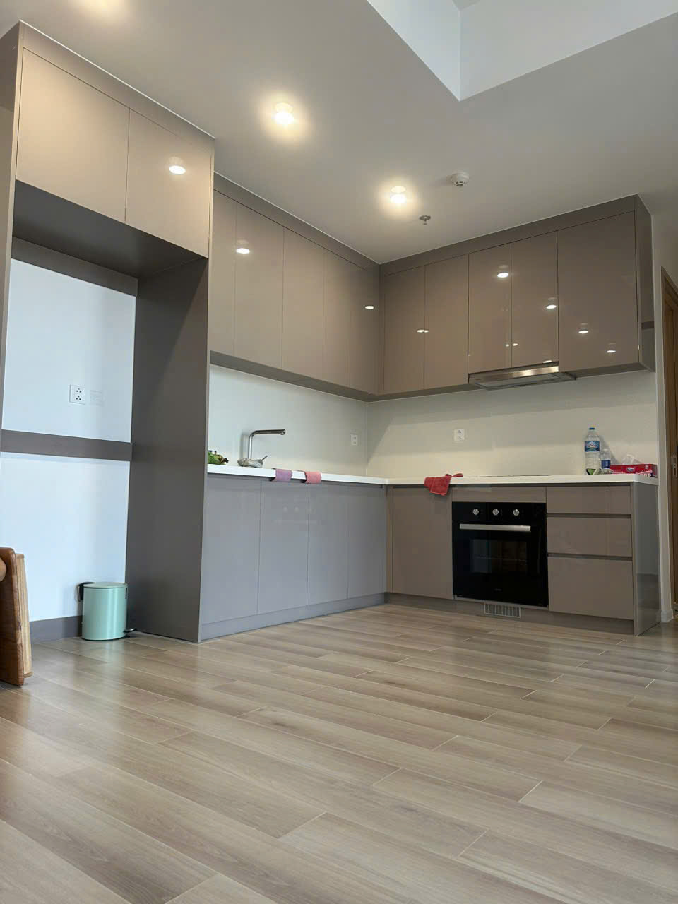 BÁN CĂN HỘ MASTERI CENTRE POINT – 2PN, NỘI THẤT BẾP & RÈM, GIÁ TỐT QUẬN 9