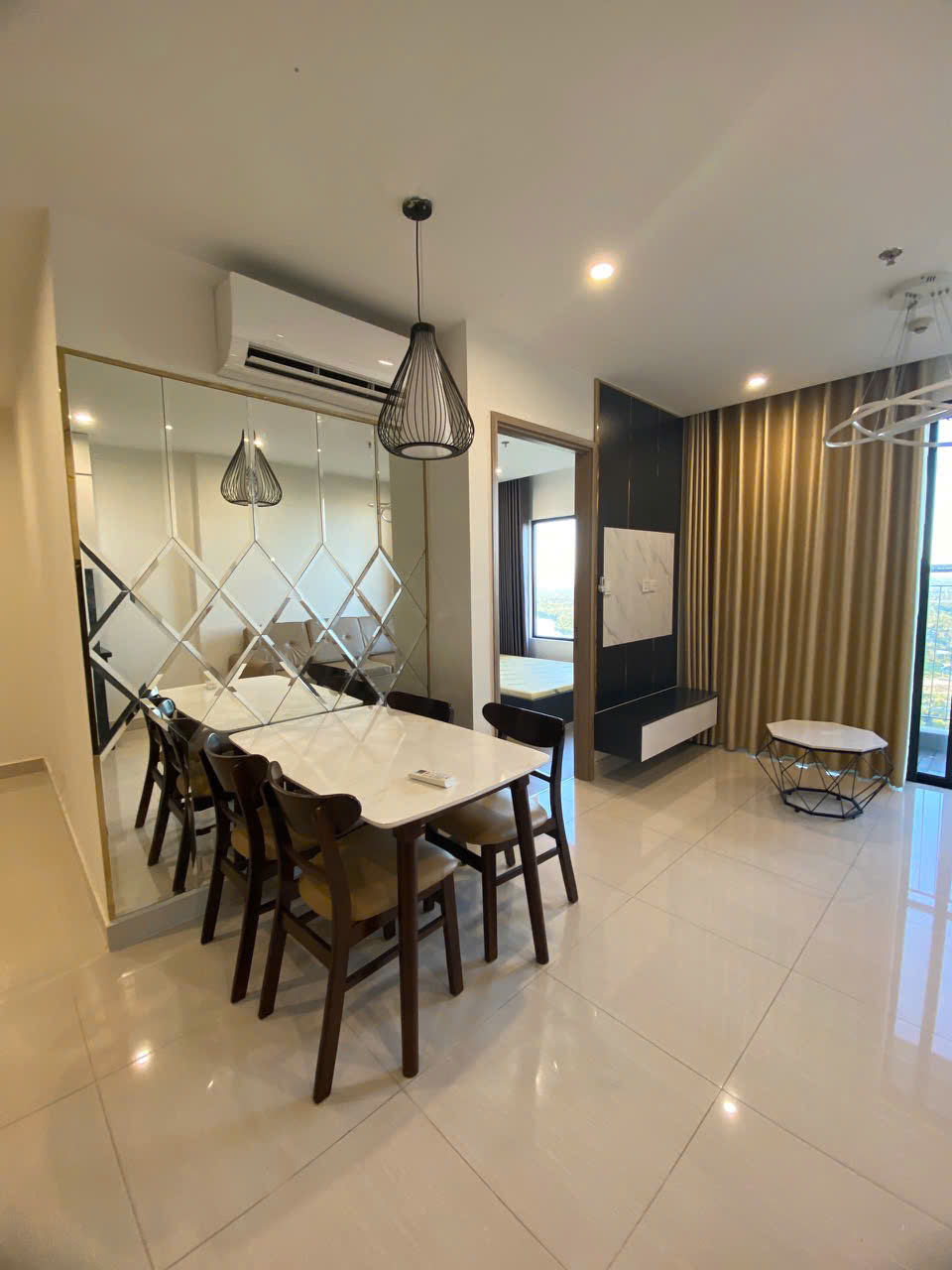Cho thuê căn hộ 2PN2WC Full Nội Thất – The Rainbow Vinhomes Grand Park – Giá chỉ 7.5 triệu/tháng | View ngoại khu tầng cao thoáng mát
