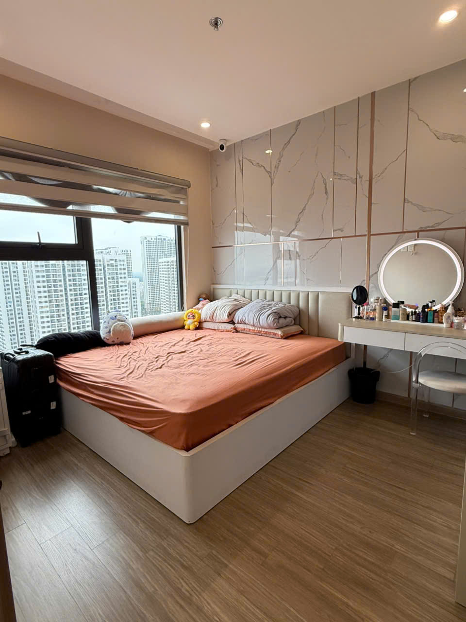 Cho Thuê Căn Hộ Vinhomes Grand Park – The Origami View Hồ Bơi Nội Khu, Tầng Cao Thoáng Đẹp, Full Nội Thất Cao Cấp